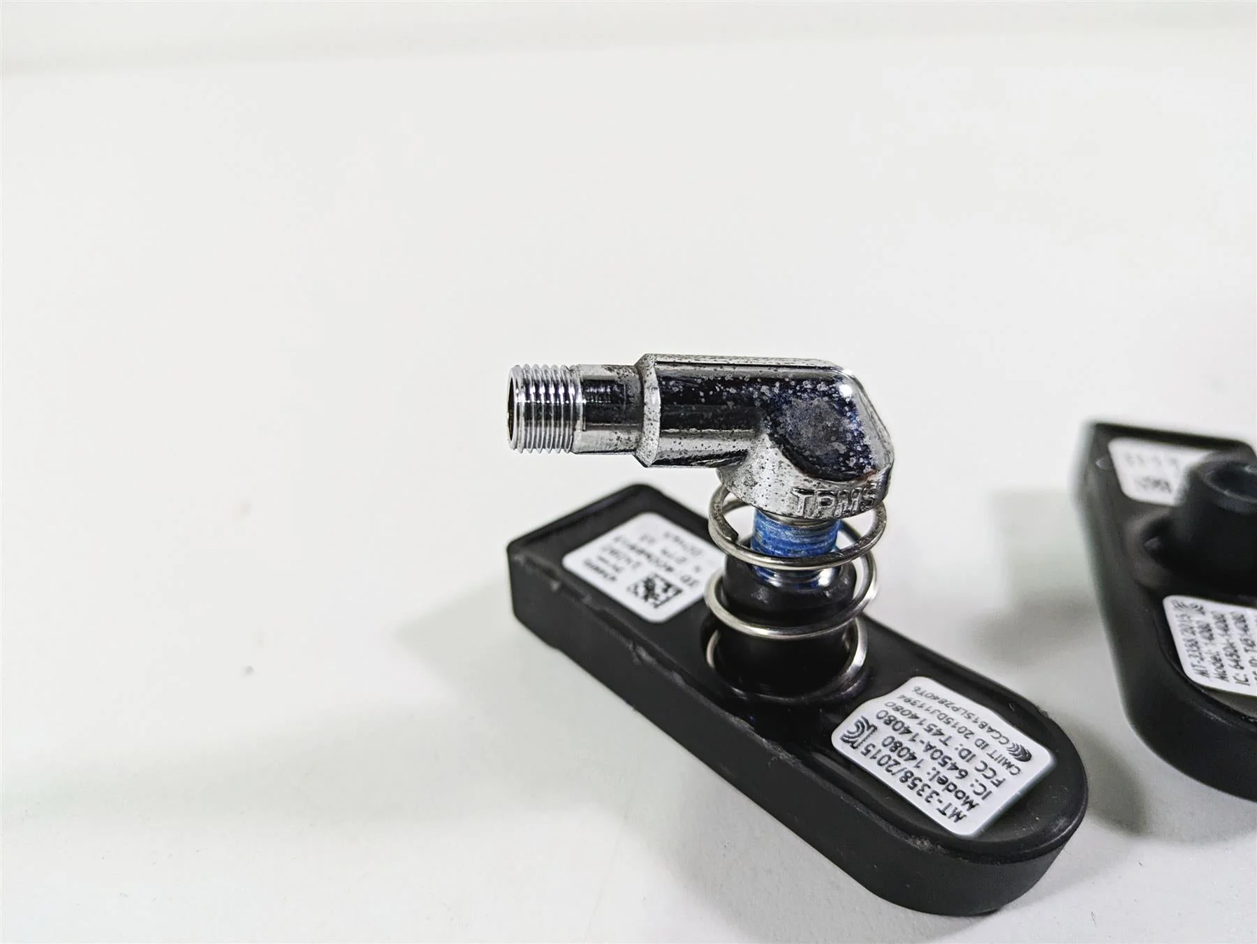 2017 Harley Touring FLHTKSE CVO E-Glide Tire Pressure Sensor Set -Read 32700052A - Image 10