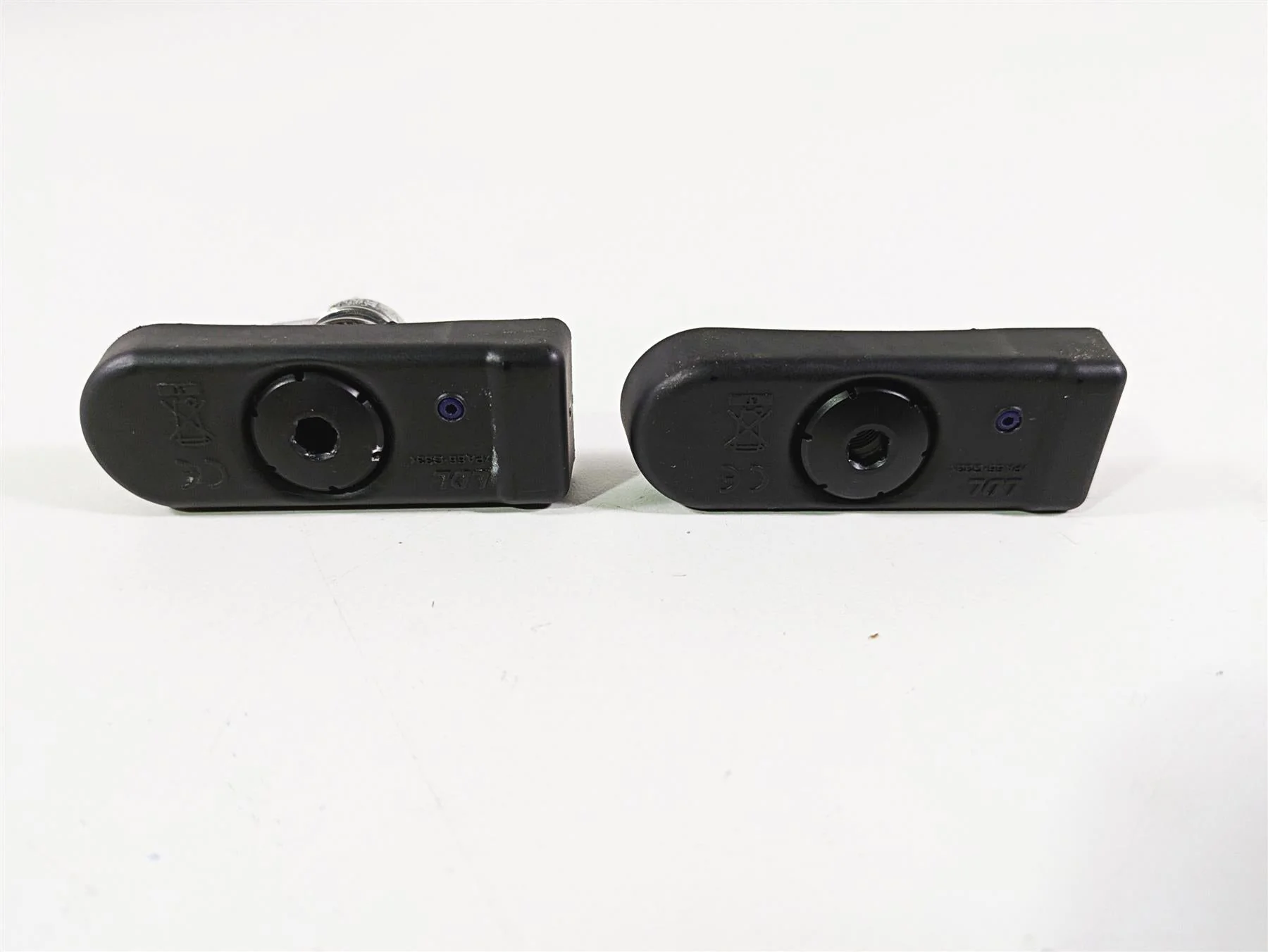 2017 Harley Touring FLHTKSE CVO E-Glide Tire Pressure Sensor Set -Read 32700052A - Image 12