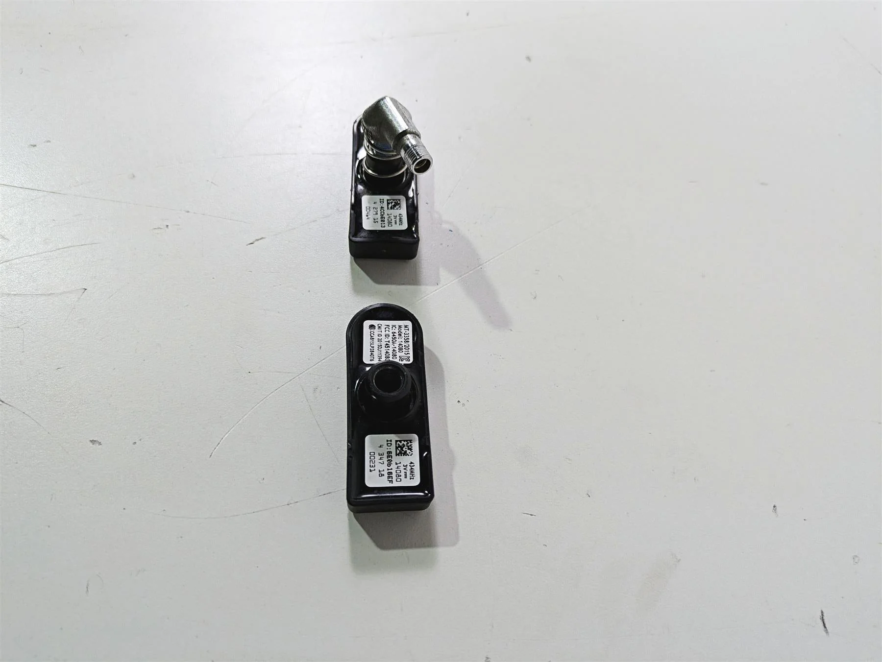 2017 Harley Touring FLHTKSE CVO E-Glide Tire Pressure Sensor Set -Read 32700052A - Image 2