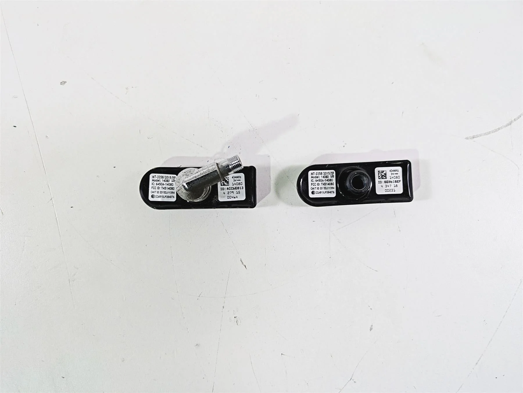 2017 Harley Touring FLHTKSE CVO E-Glide Tire Pressure Sensor Set -Read 32700052A - Image 3