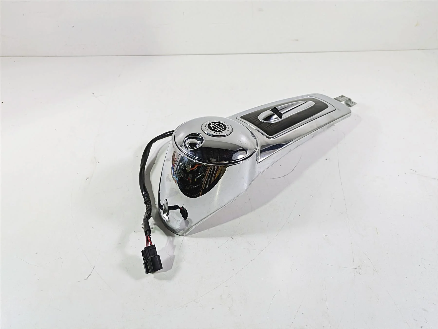 2017 Harley Touring FLHTKSE CVO E-Glide Upper Fuel Tank Dash Cover 61270-08 - Image 12
