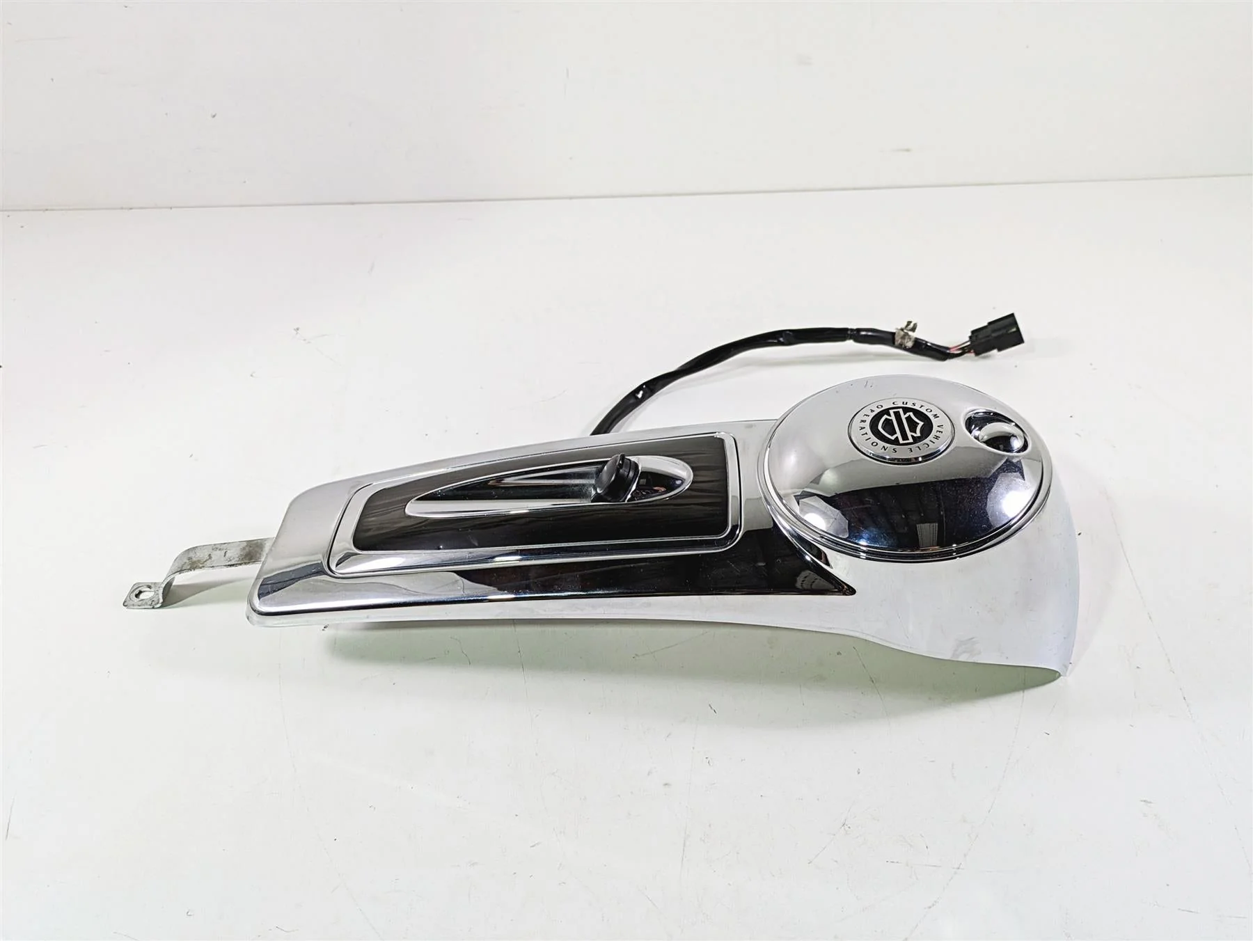 2017 Harley Touring FLHTKSE CVO E-Glide Upper Fuel Tank Dash Cover 61270-08 - Image 3
