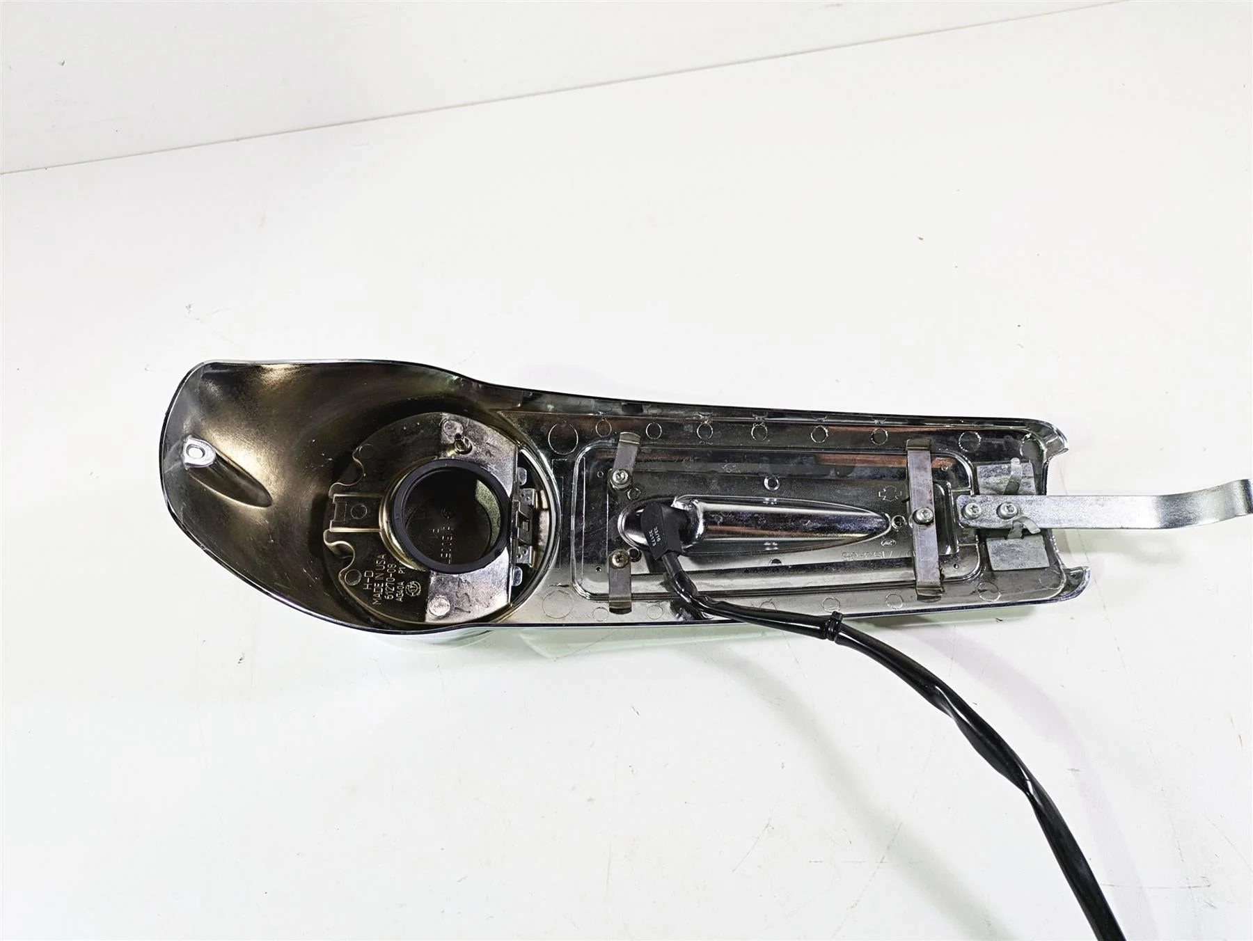 2017 Harley Touring FLHTKSE CVO E-Glide Upper Fuel Tank Dash Cover 61270-08 - Image 8