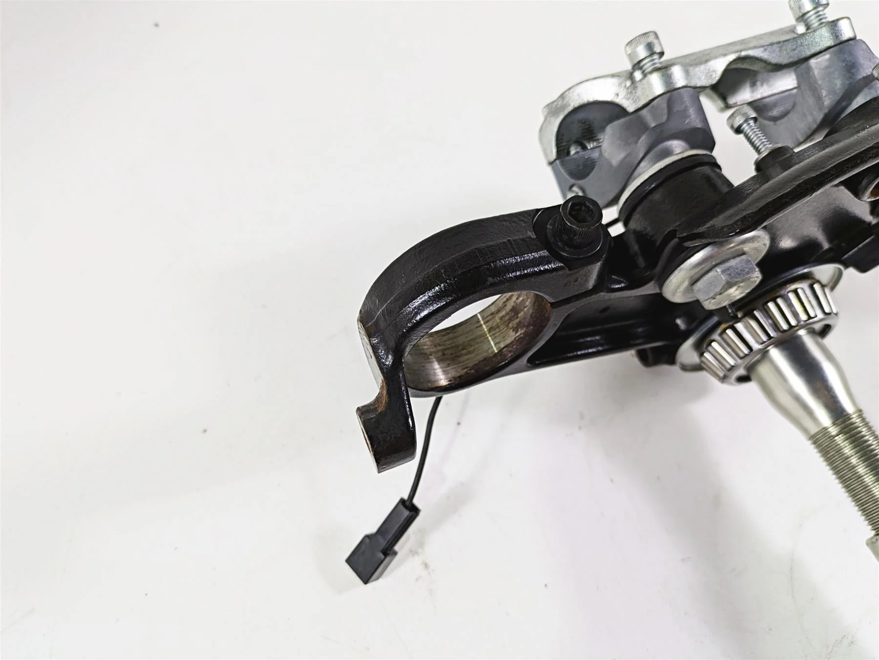 2017 Harley Touring FLHTKSE CVO E-Glide Upper Lower Triple Tree 49mm 45900091A - Image 9