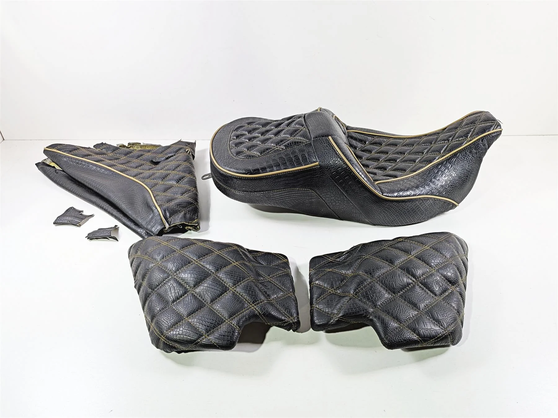 2017 Harley Touring FLHXS Street Glide Aftermarket Alligator Skin Seat Side & Fron Cover Set