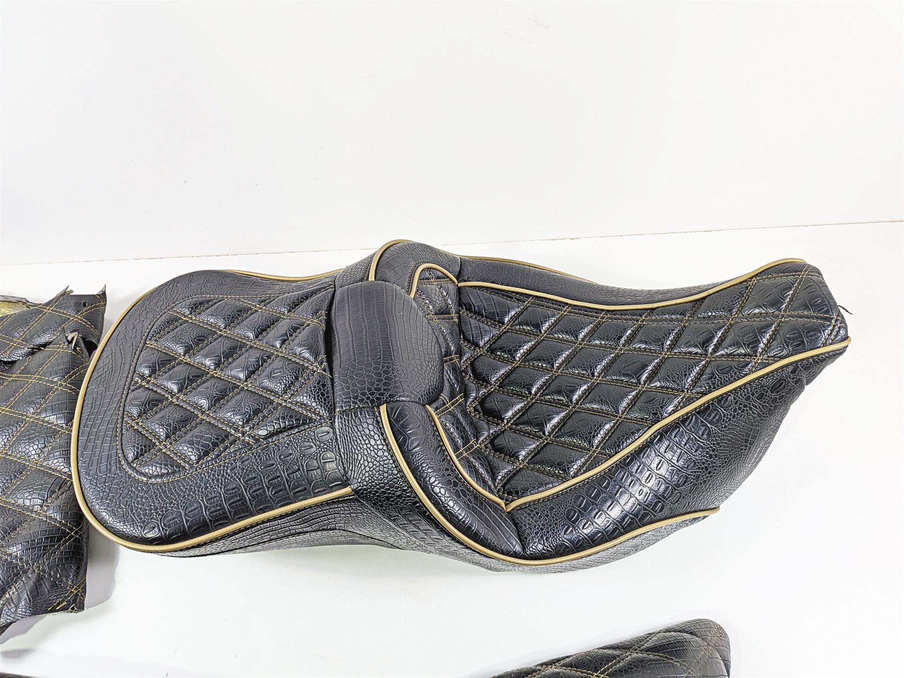 2017 Harley Touring FLHXS Street Glide Aftermarket Alligator Skin Seat Side & Fron Cover Set - Image 3