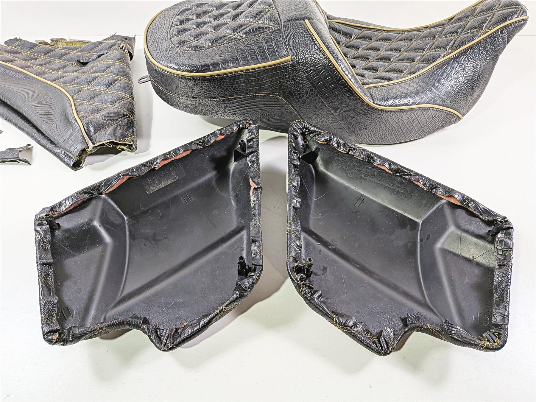 2017 Harley Touring FLHXS Street Glide Aftermarket Alligator Skin Seat Side & Fron Cover Set - Image 5