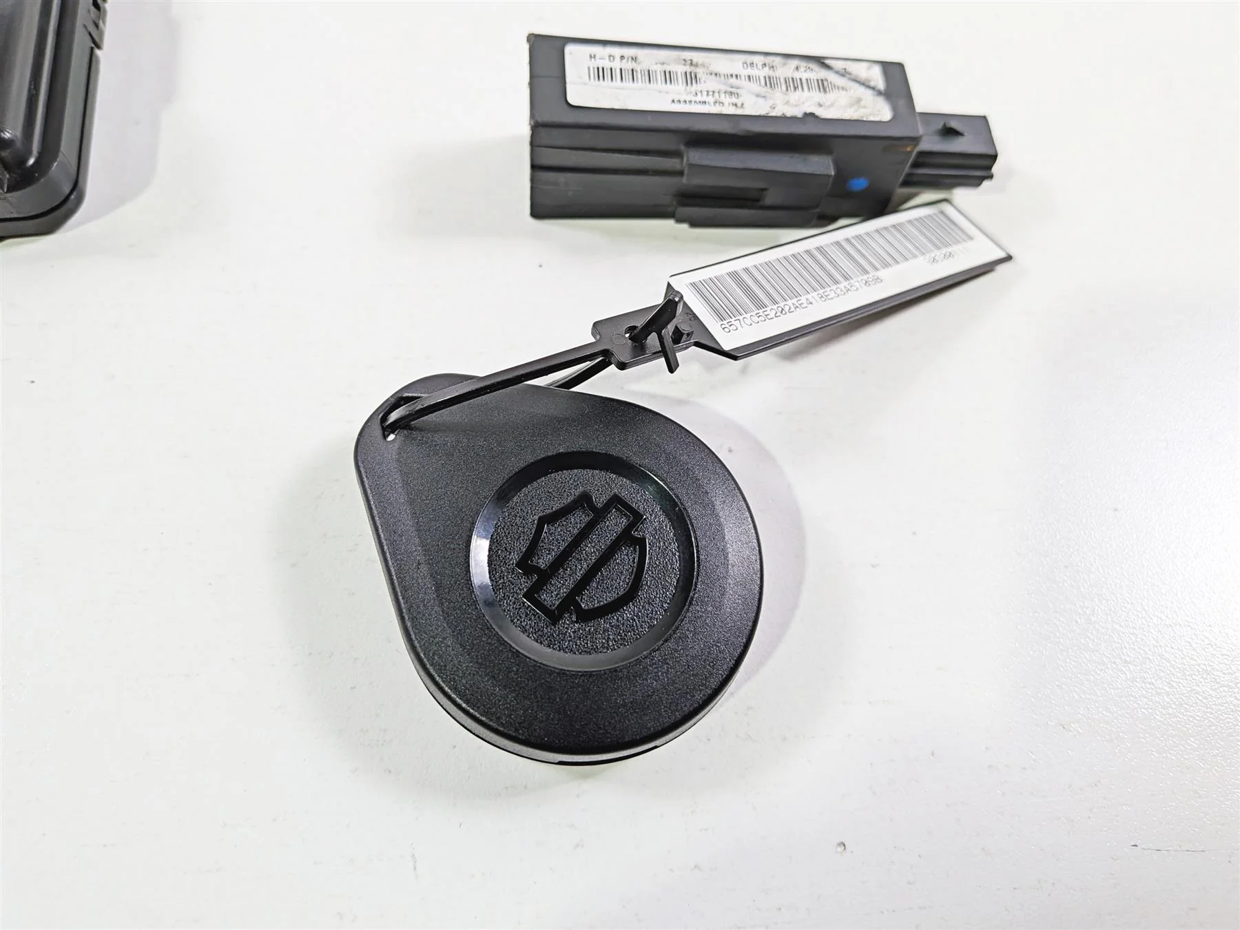 2017 Harley Touring FLHXS Street Glide Bcm Control Module Fob Antenna X-Axis 41000341A - Image 11