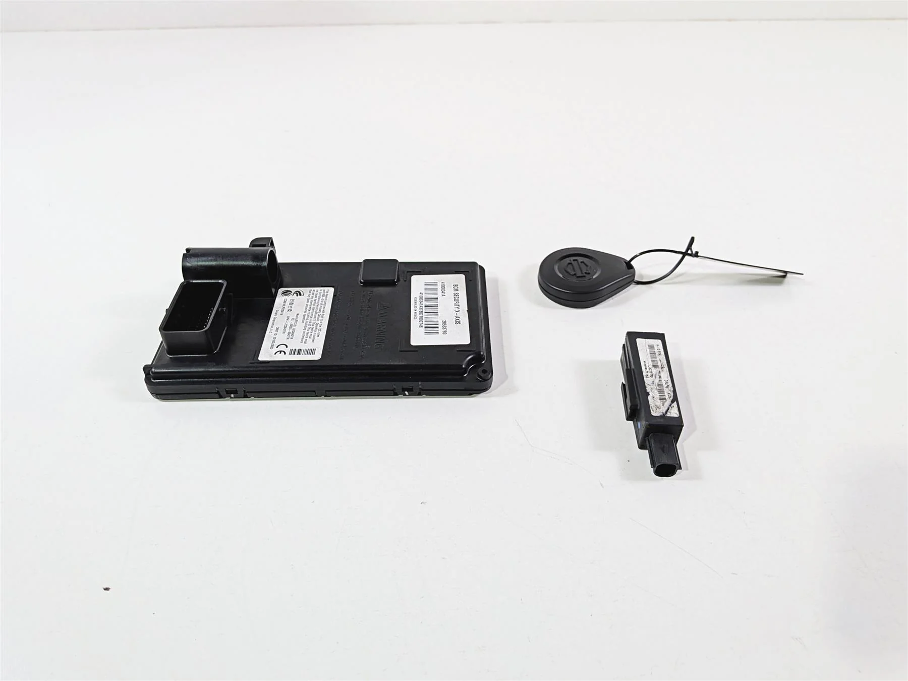 2017 Harley Touring FLHXS Street Glide Bcm Control Module Fob Antenna X-Axis 41000341A - Image 6