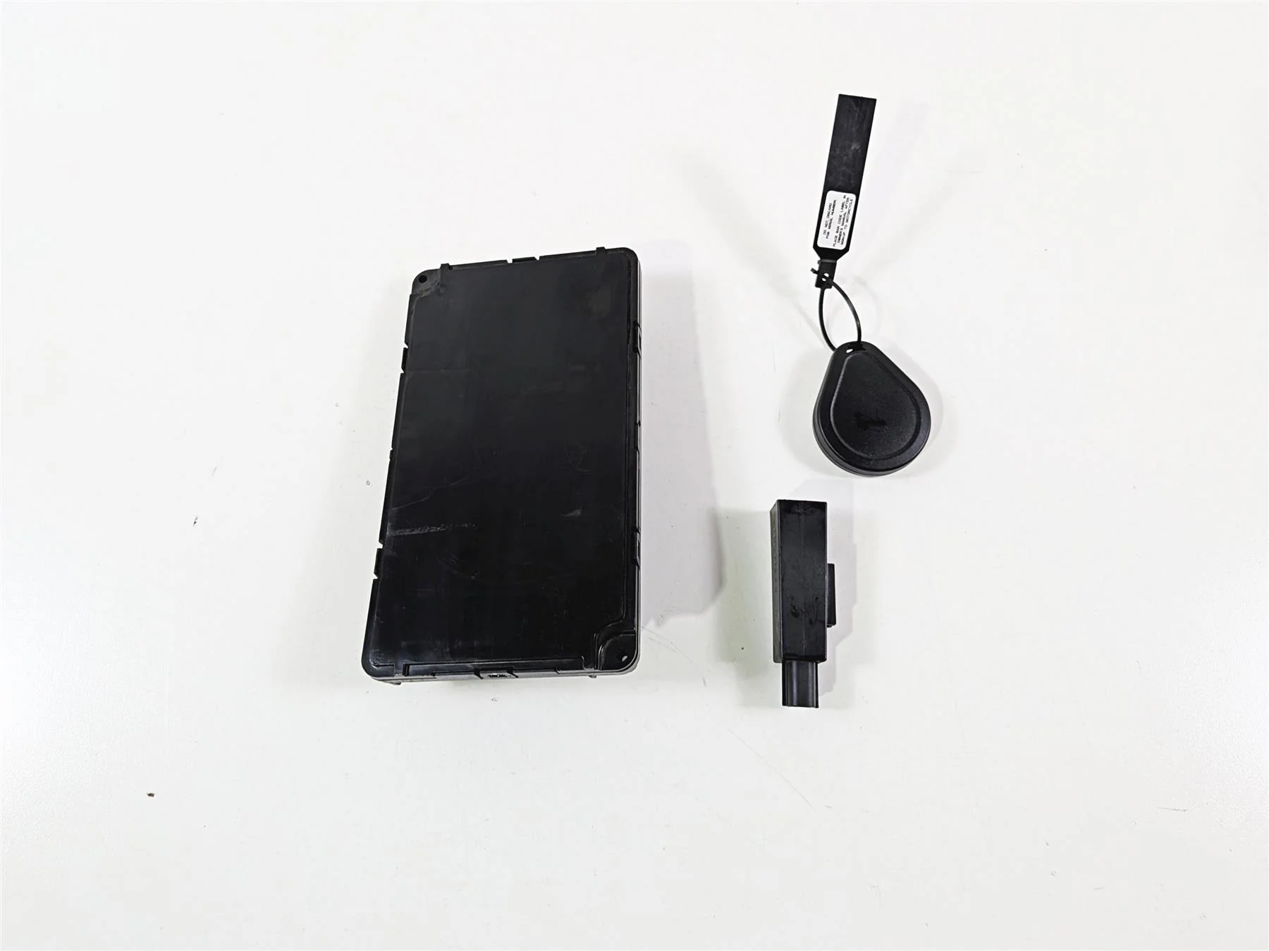 2017 Harley Touring FLHXS Street Glide Bcm Control Module Fob Antenna X-Axis 41000341A - Image 7