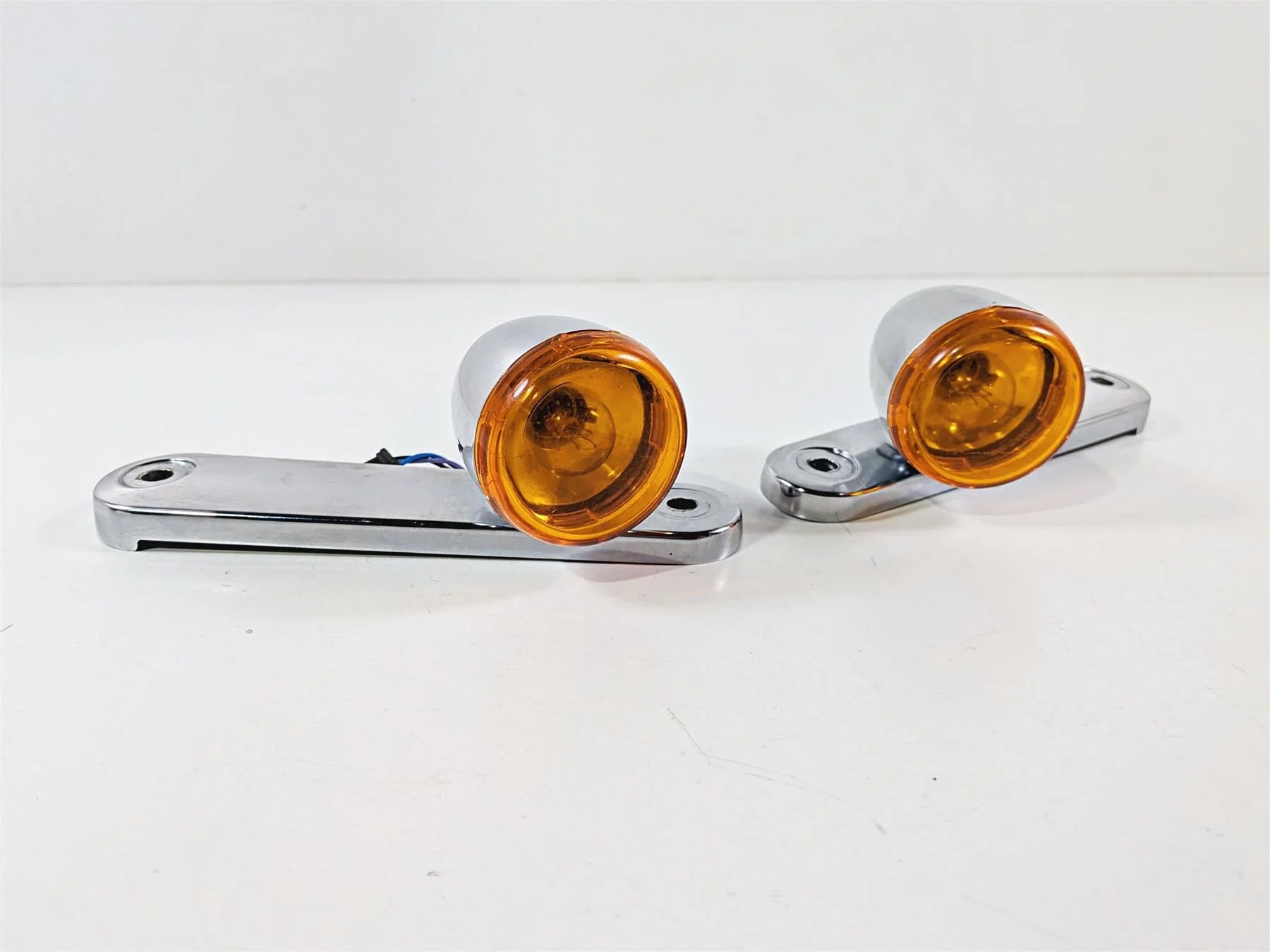 2017 Harley Touring FLHXS Street Glide Chrome Front Blinker & Mounts 68000036 68000037 - Image 2