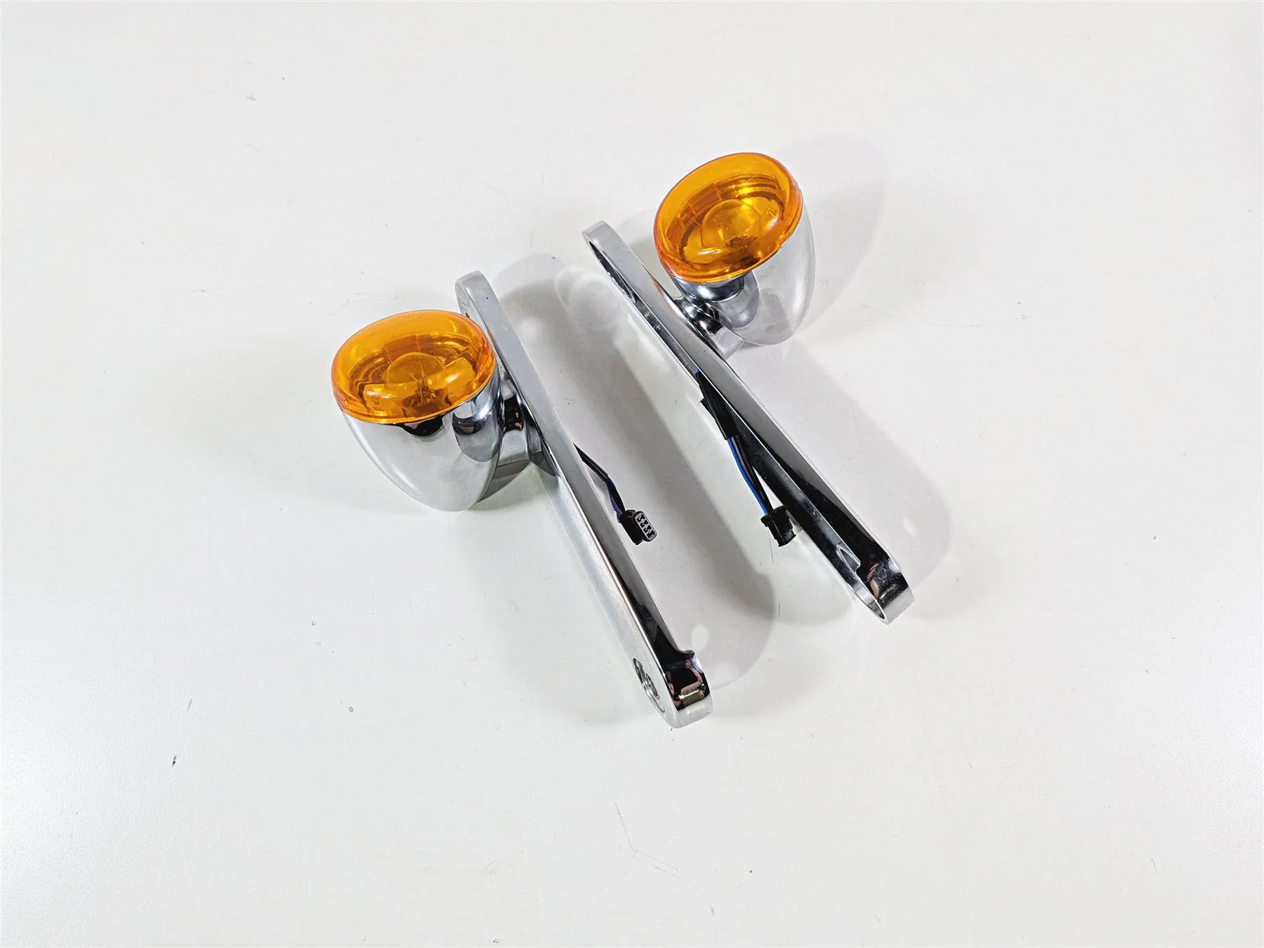 2017 Harley Touring FLHXS Street Glide Chrome Front Blinker & Mounts 68000036 68000037 - Image 3