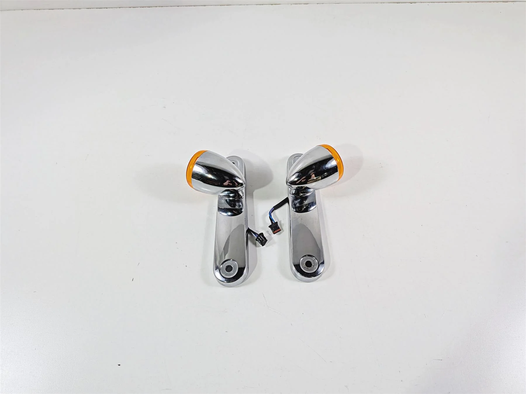 2017 Harley Touring FLHXS Street Glide Chrome Front Blinker & Mounts 68000036 68000037 - Image 4