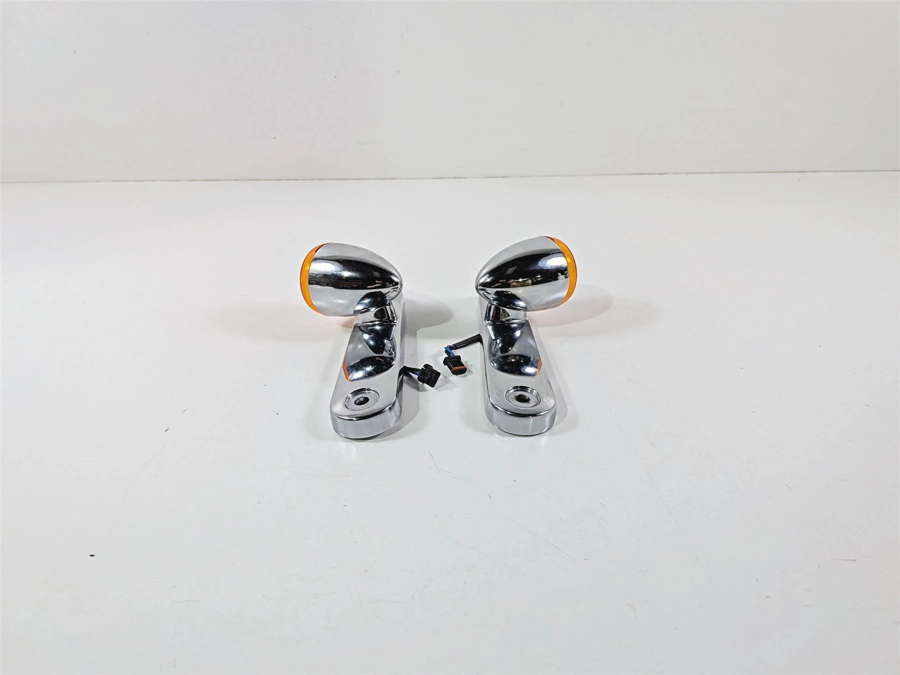2017 Harley Touring FLHXS Street Glide Chrome Front Blinker & Mounts 68000036 68000037 - Image 5