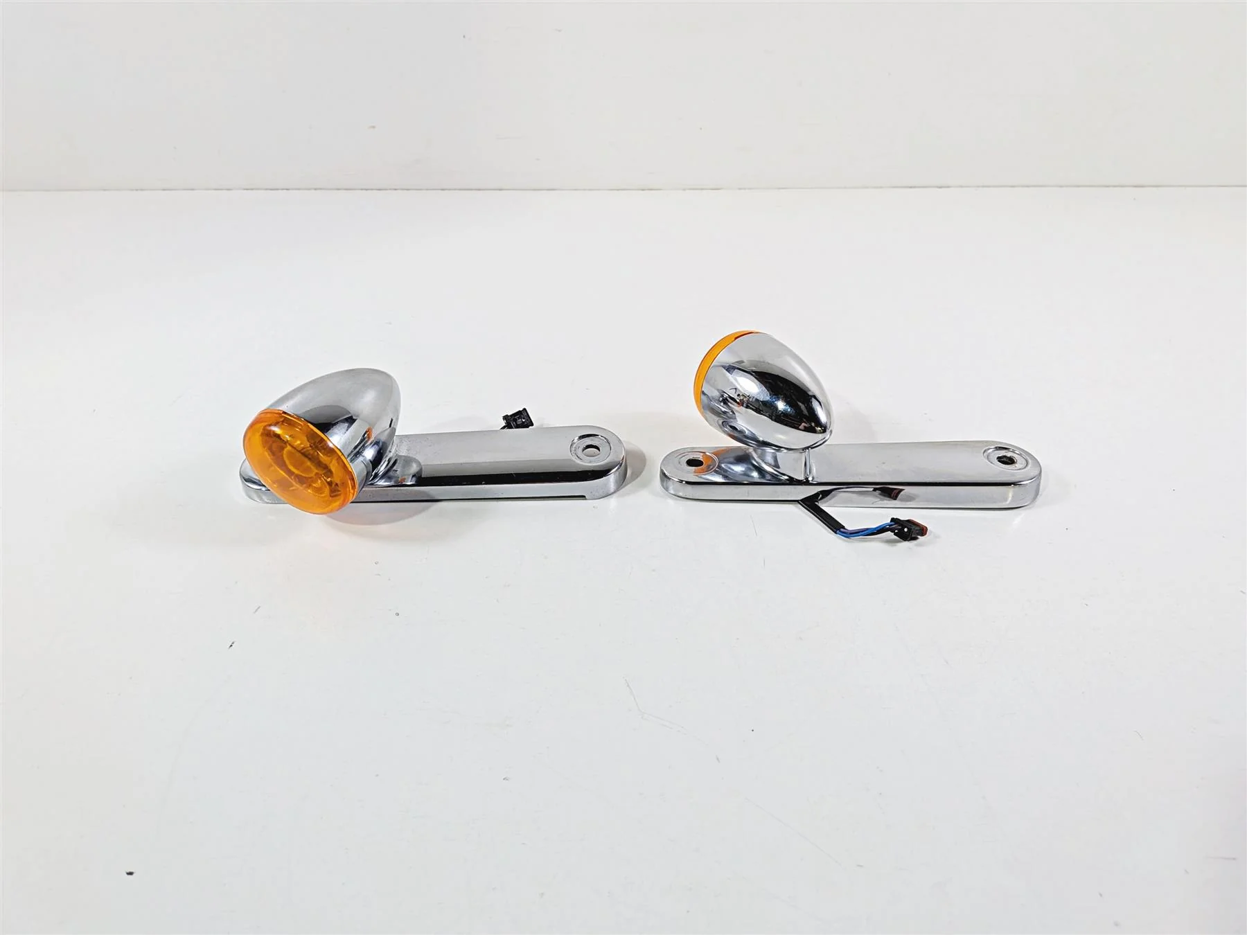 2017 Harley Touring FLHXS Street Glide Chrome Front Blinker & Mounts 68000036 68000037 - Image 6