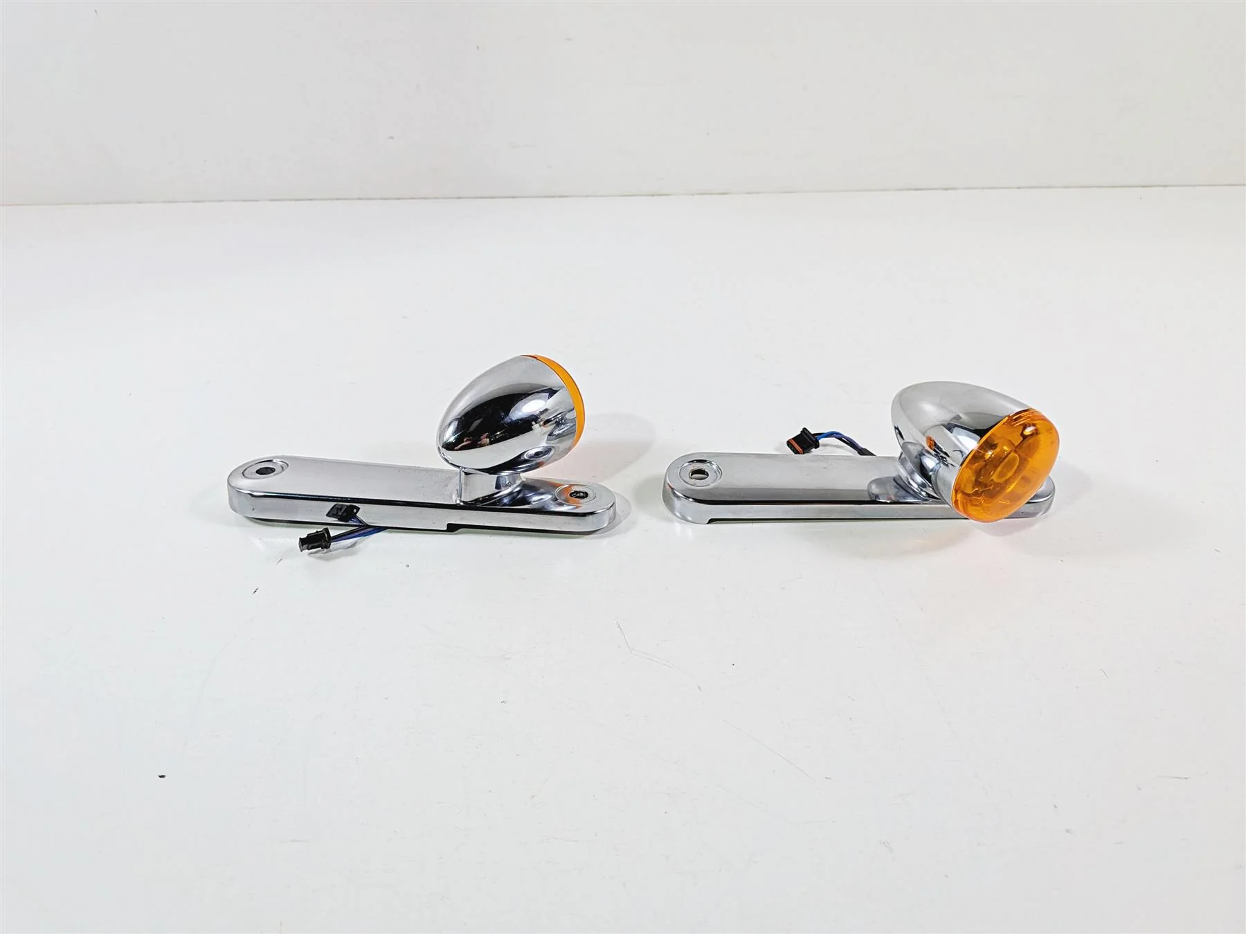 2017 Harley Touring FLHXS Street Glide Chrome Front Blinker & Mounts 68000036 68000037 - Image 8