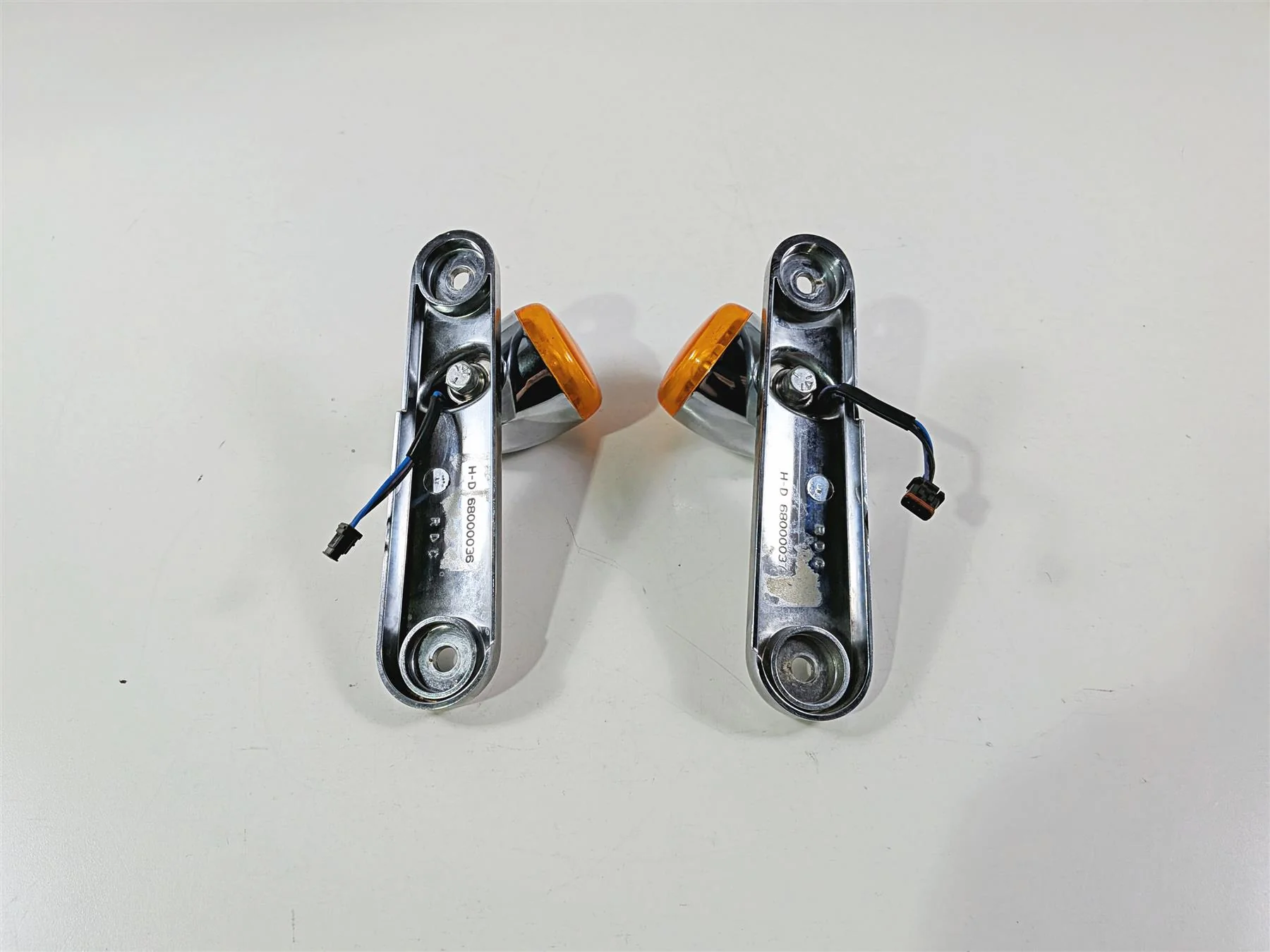 2017 Harley Touring FLHXS Street Glide Chrome Front Blinker & Mounts 68000036 68000037 - Image 9
