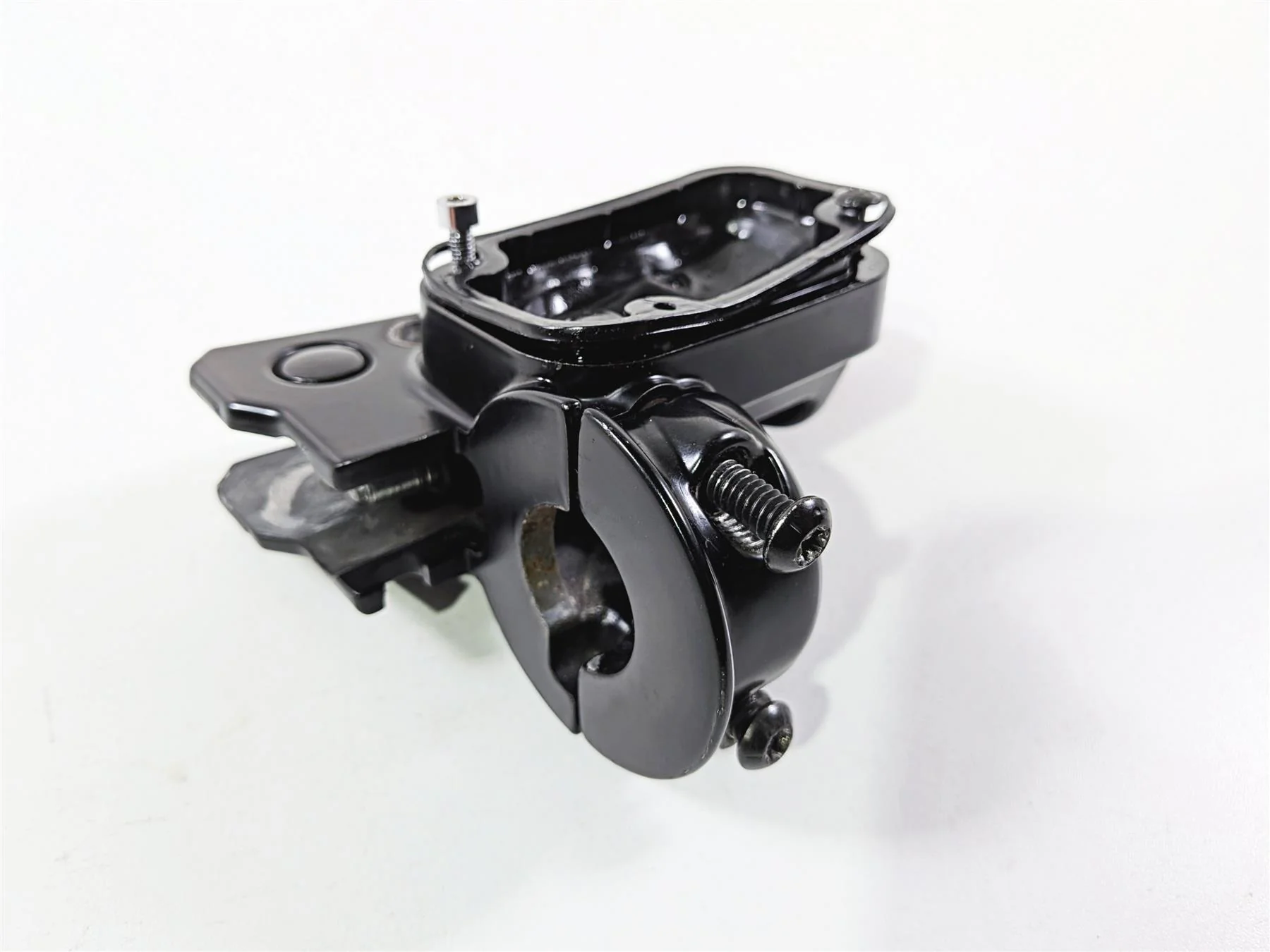 2017 Harley Touring FLHXS Street Glide Clutch Master Cylinder Black 36700128A - Image 10