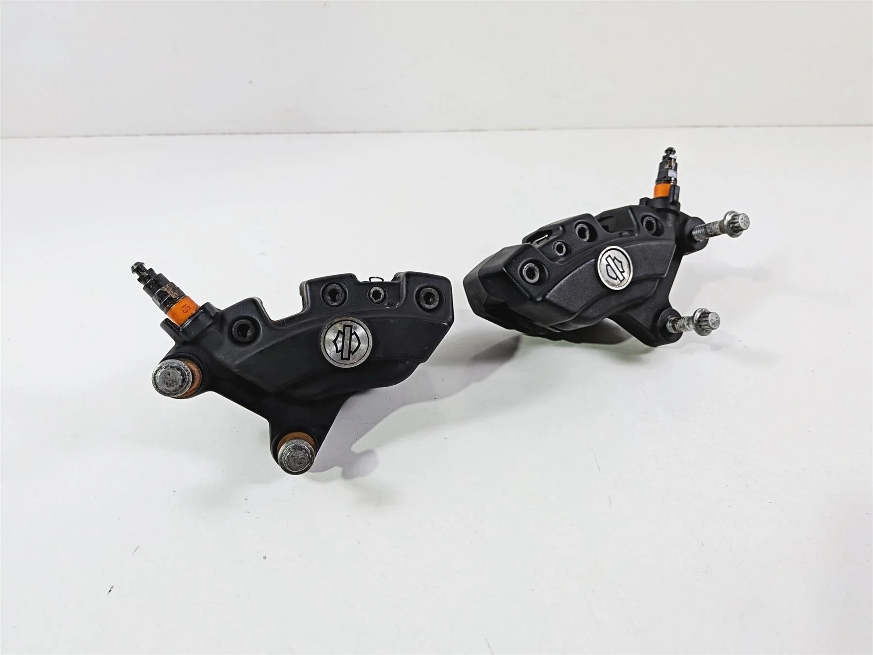 2017 Harley Touring FLHXS Street Glide Front Brake Caliper Set 43027-08 44023-08 - Image 14