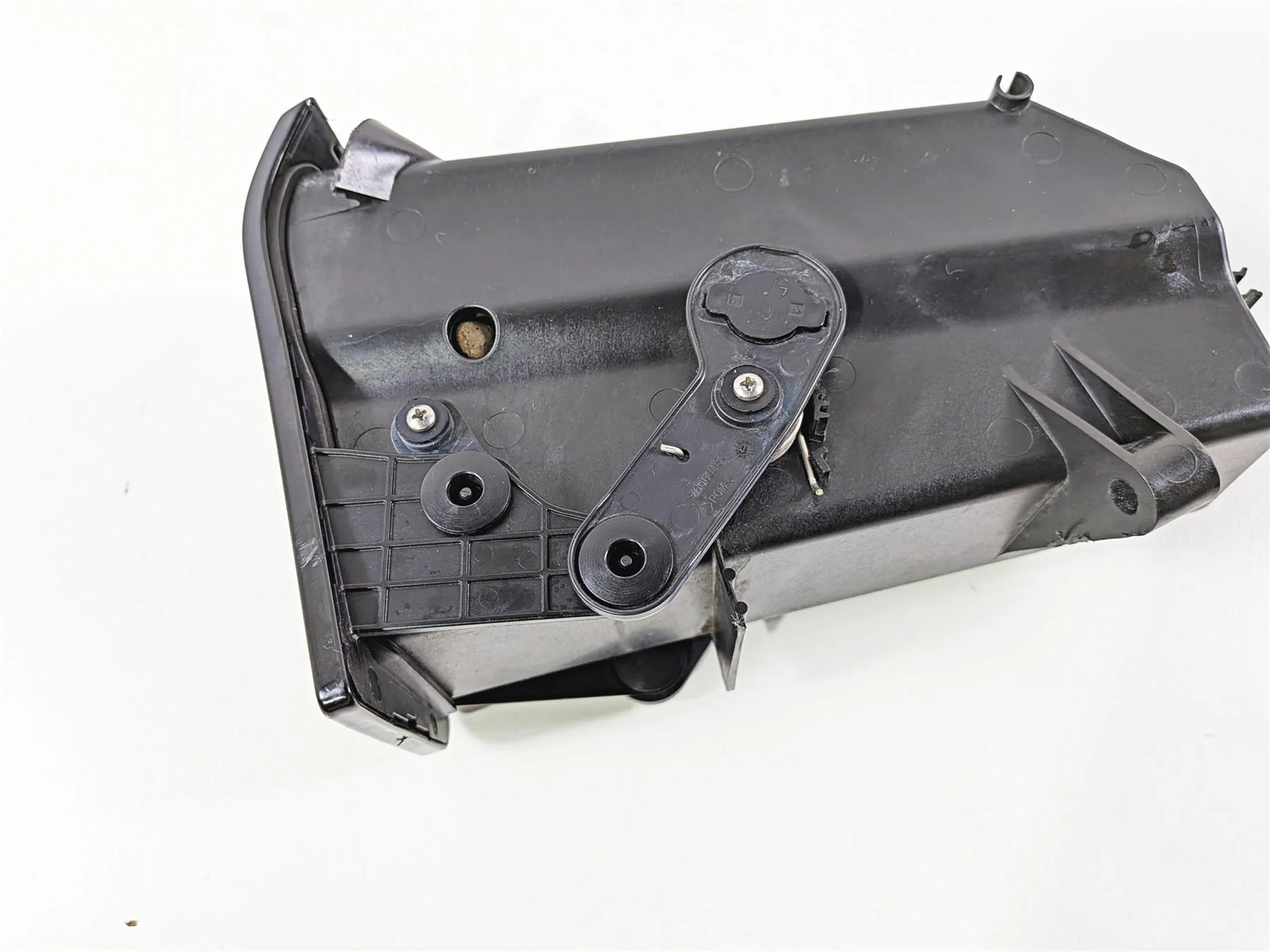 2017 Harley Touring FLHXS Street Glide Front Fairing Media Compartment 76000117 - Image 8