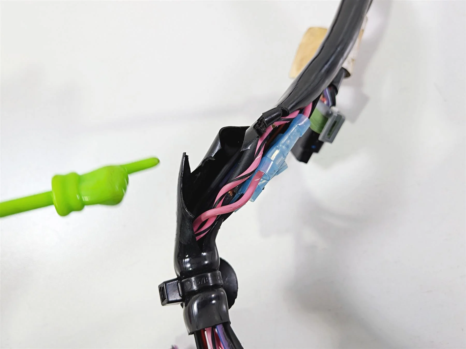 2017 Harley Touring FLHXS Street Glide Front Fairing Wiring Harness Read 69200121A - Image 9