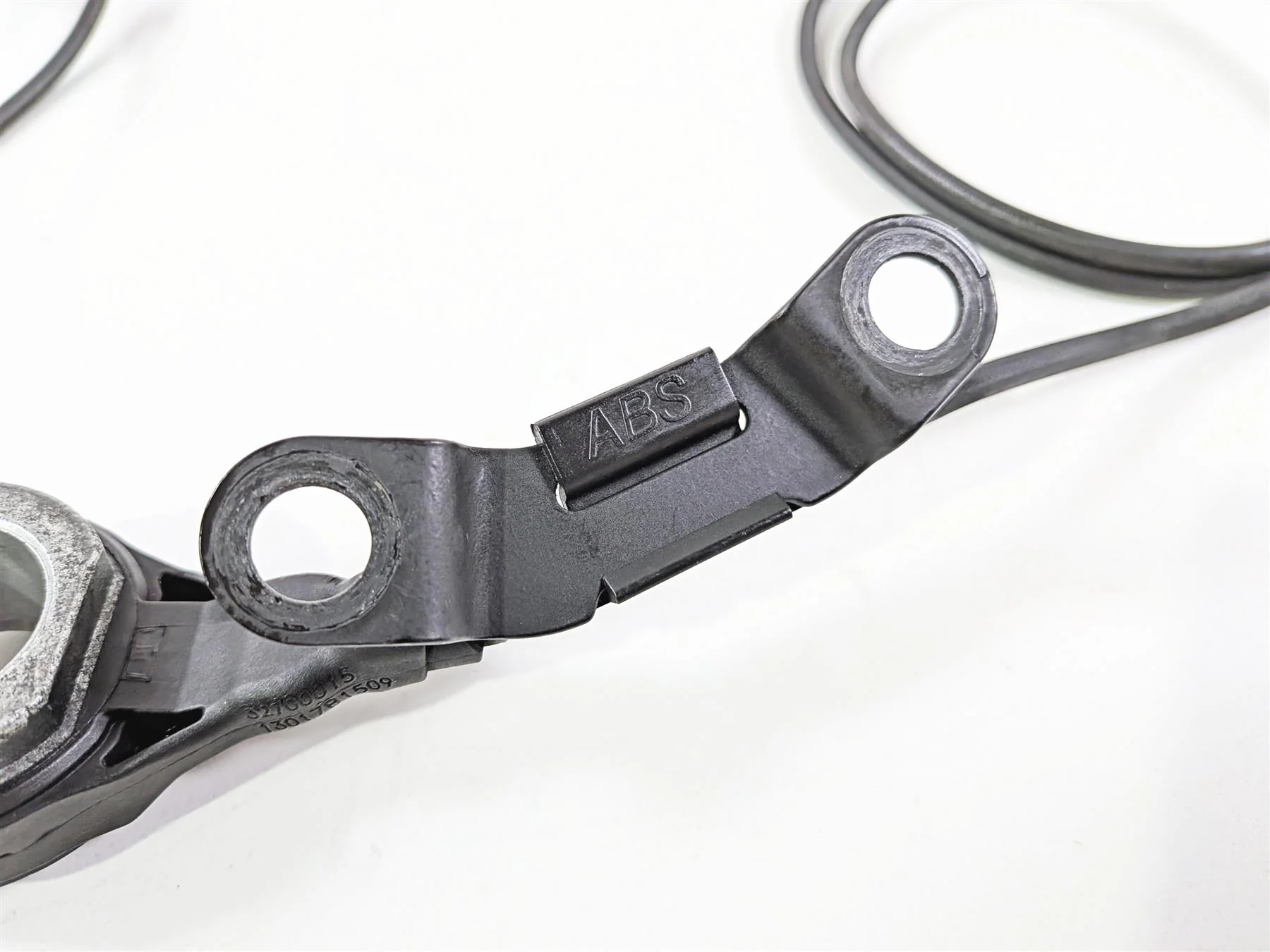 2017 Harley Touring FLHXS Street Glide Front Rear Abs Sensor Set 32700015 - Image 10