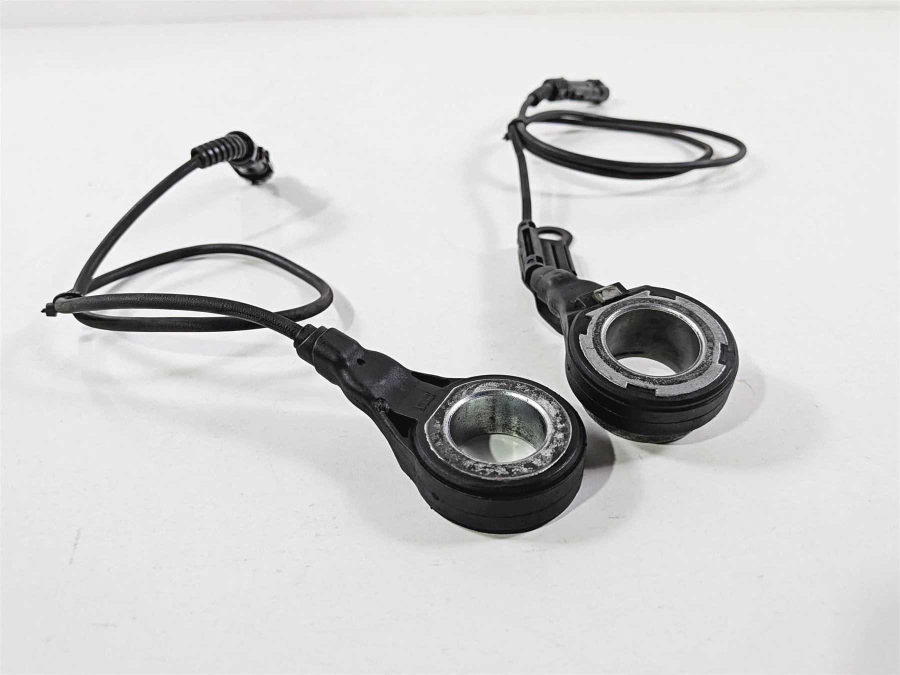 2017 Harley Touring FLHXS Street Glide Front Rear Abs Sensor Set 32700015 - Image 11