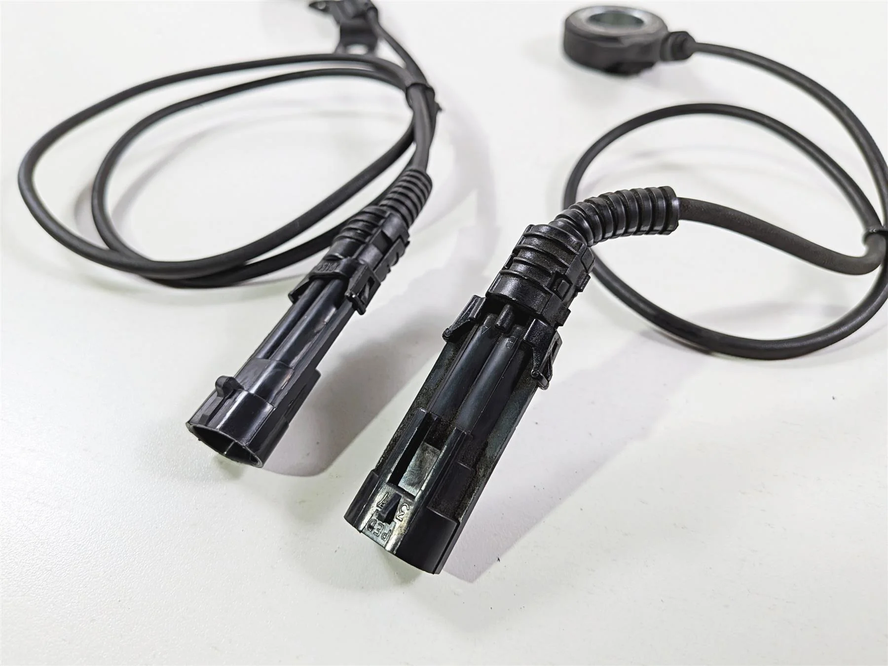 2017 Harley Touring FLHXS Street Glide Front Rear Abs Sensor Set 32700015 - Image 12