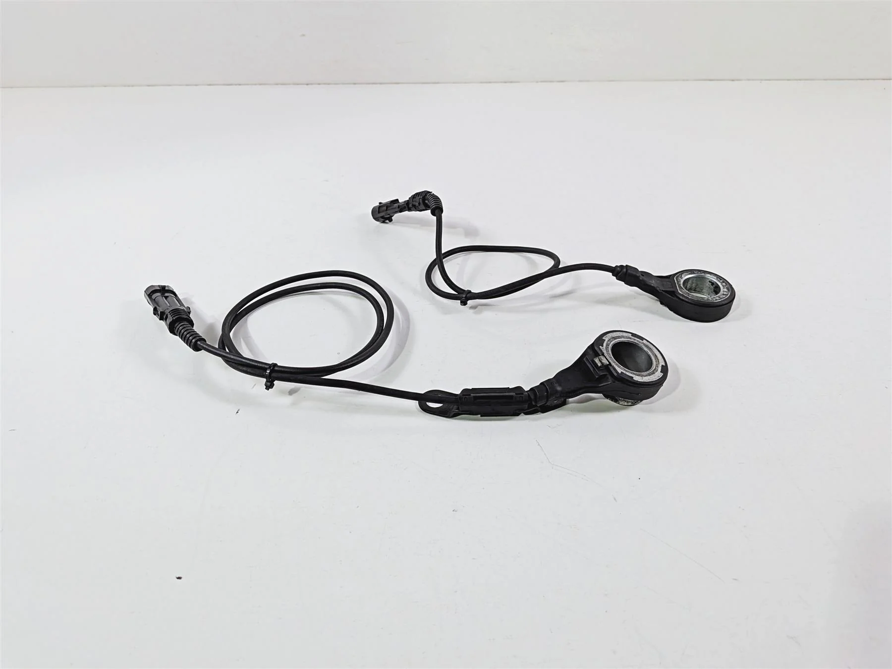 2017 Harley Touring FLHXS Street Glide Front Rear Abs Sensor Set 32700015 - Image 4