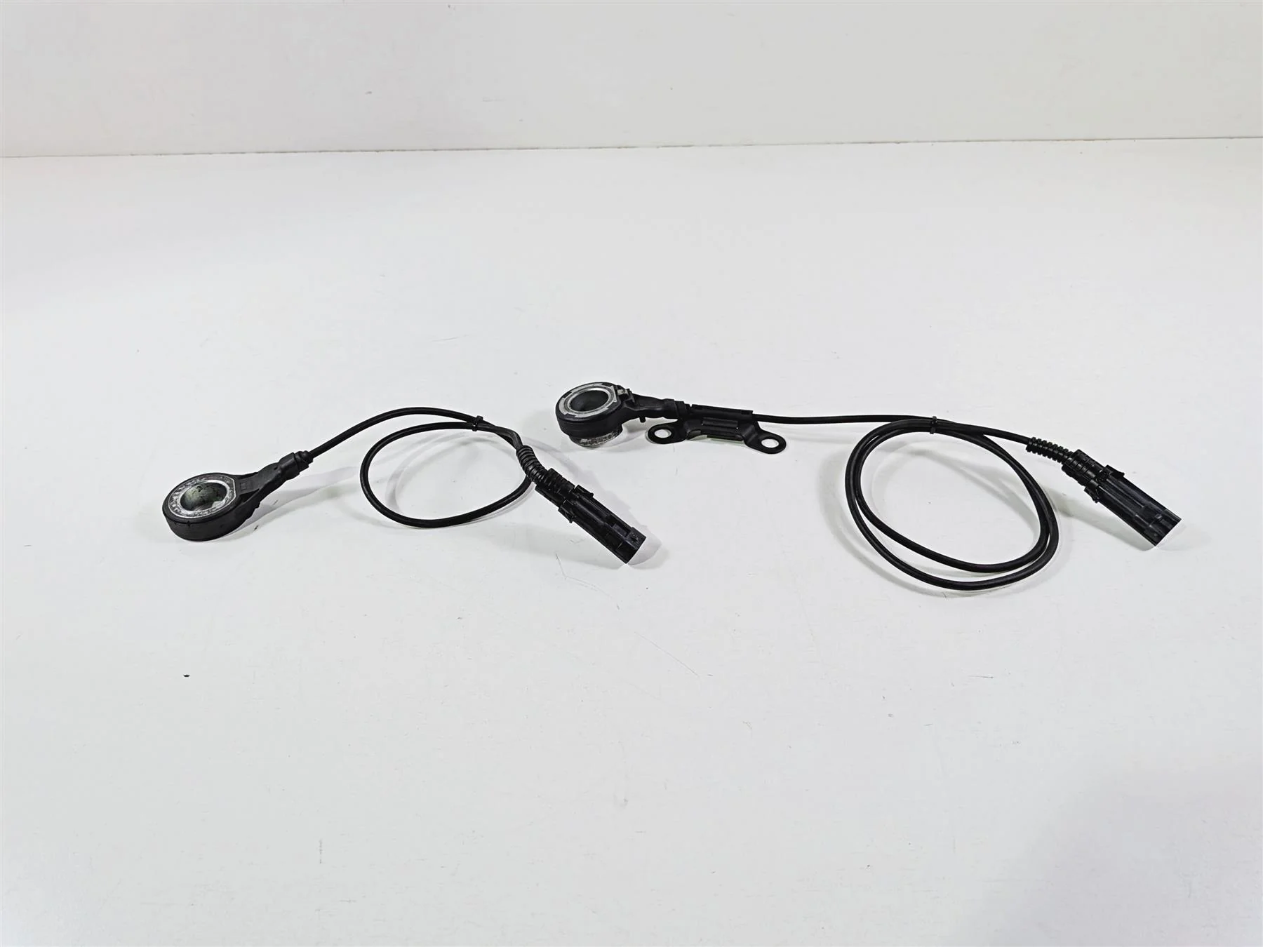 2017 Harley Touring FLHXS Street Glide Front Rear Abs Sensor Set 32700015 - Image 6