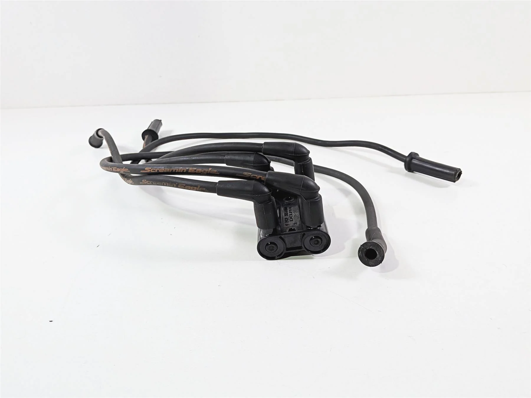 2017 Harley Touring FLHXS Street Glide Ignition Coil Wires & Plugs - Tested 31600017 - Image 4