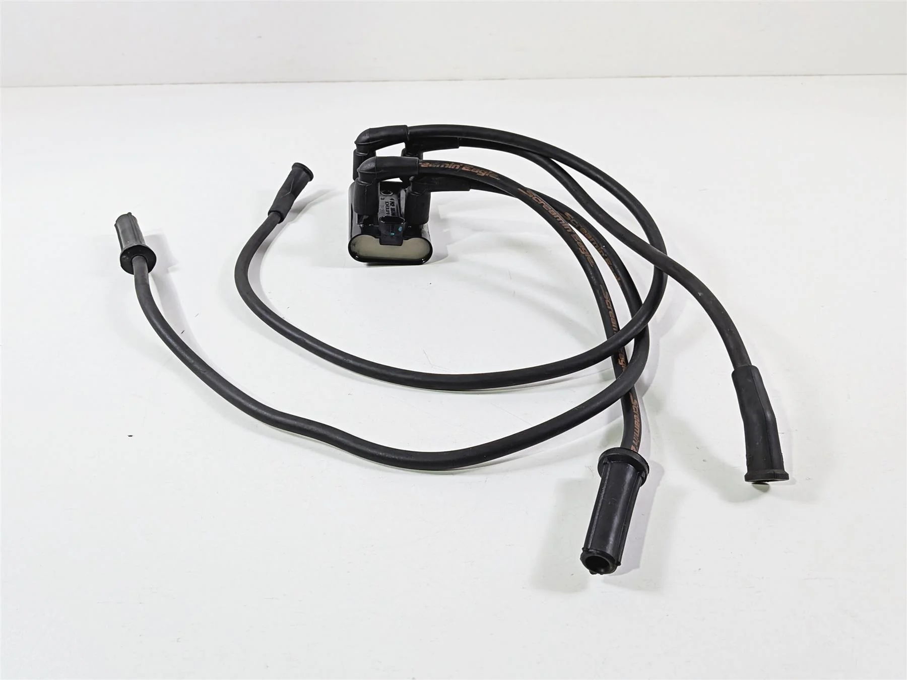 2017 Harley Touring FLHXS Street Glide Ignition Coil Wires & Plugs - Tested 31600017 - Image 6