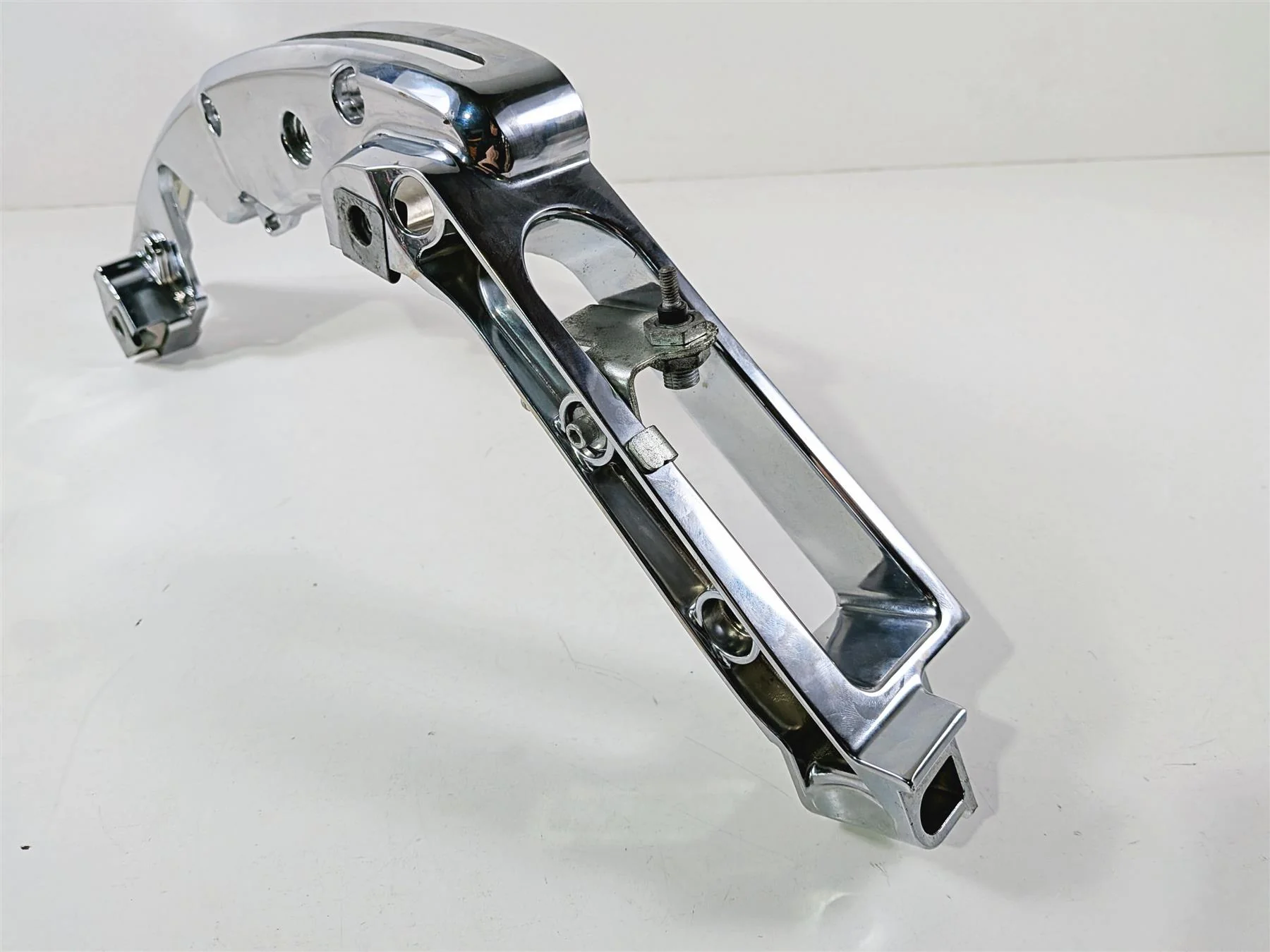 2017 Harley Touring FLHXS Street Glide Left Rear Chrome Saddlebag Support 90200503 - Image 11
