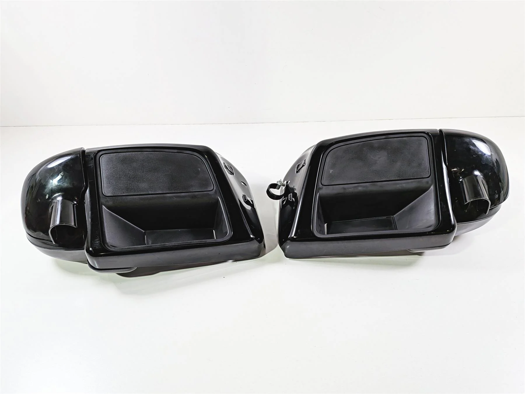 2017 Harley Touring FLHXS Street Glide Left Right Leg Fairing Set Speaker Holes - Image 13