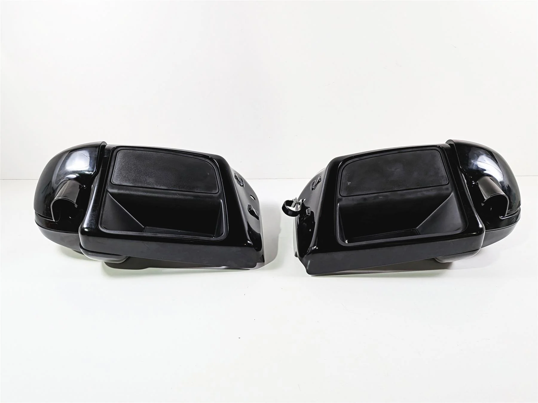 2017 Harley Touring FLHXS Street Glide Left Right Leg Fairing Set Speaker Holes - Image 15