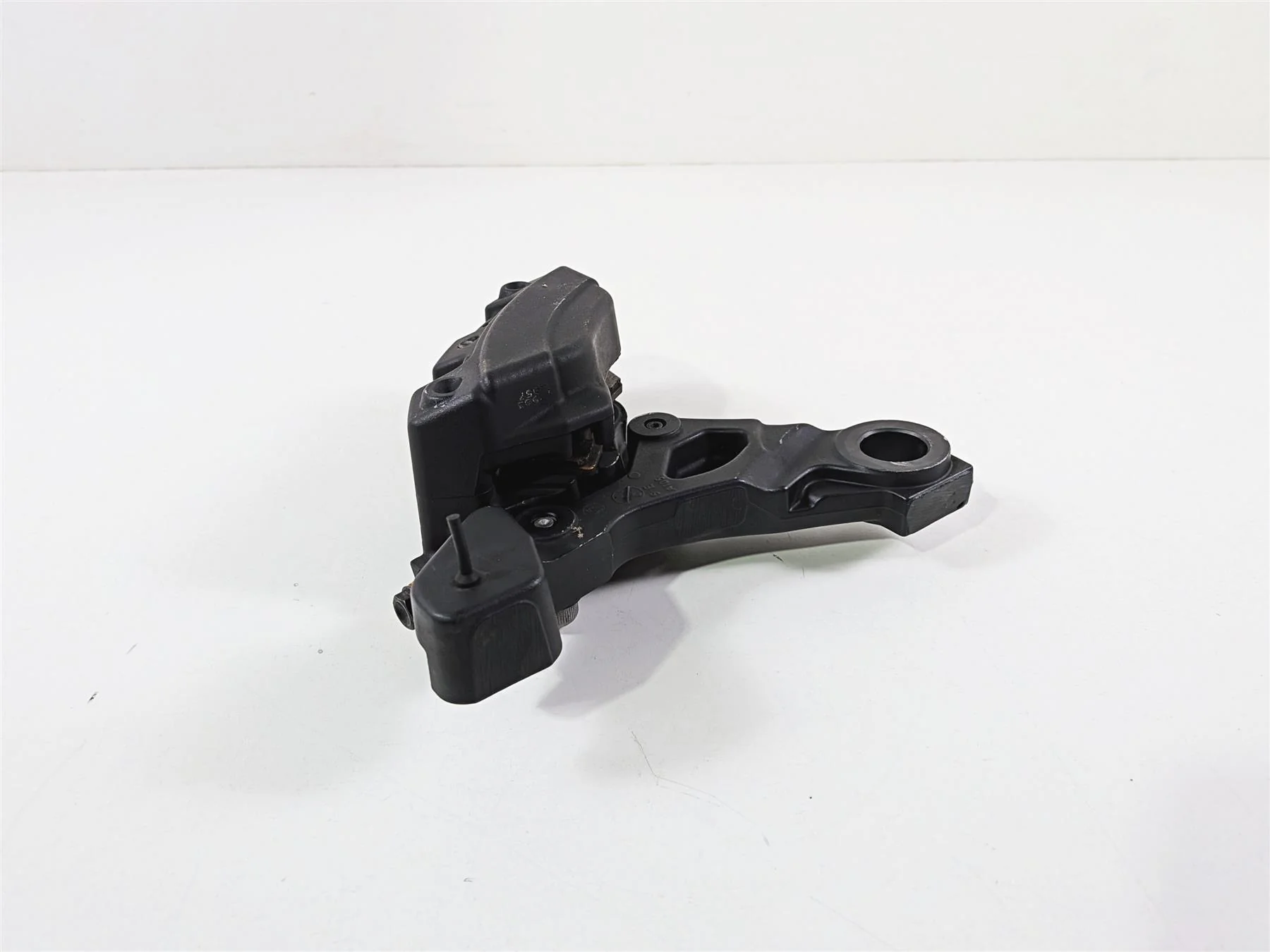 2017 Harley Touring FLHXS Street Glide Rear Brake Caliper & Bracket 44080-08C - Image 4