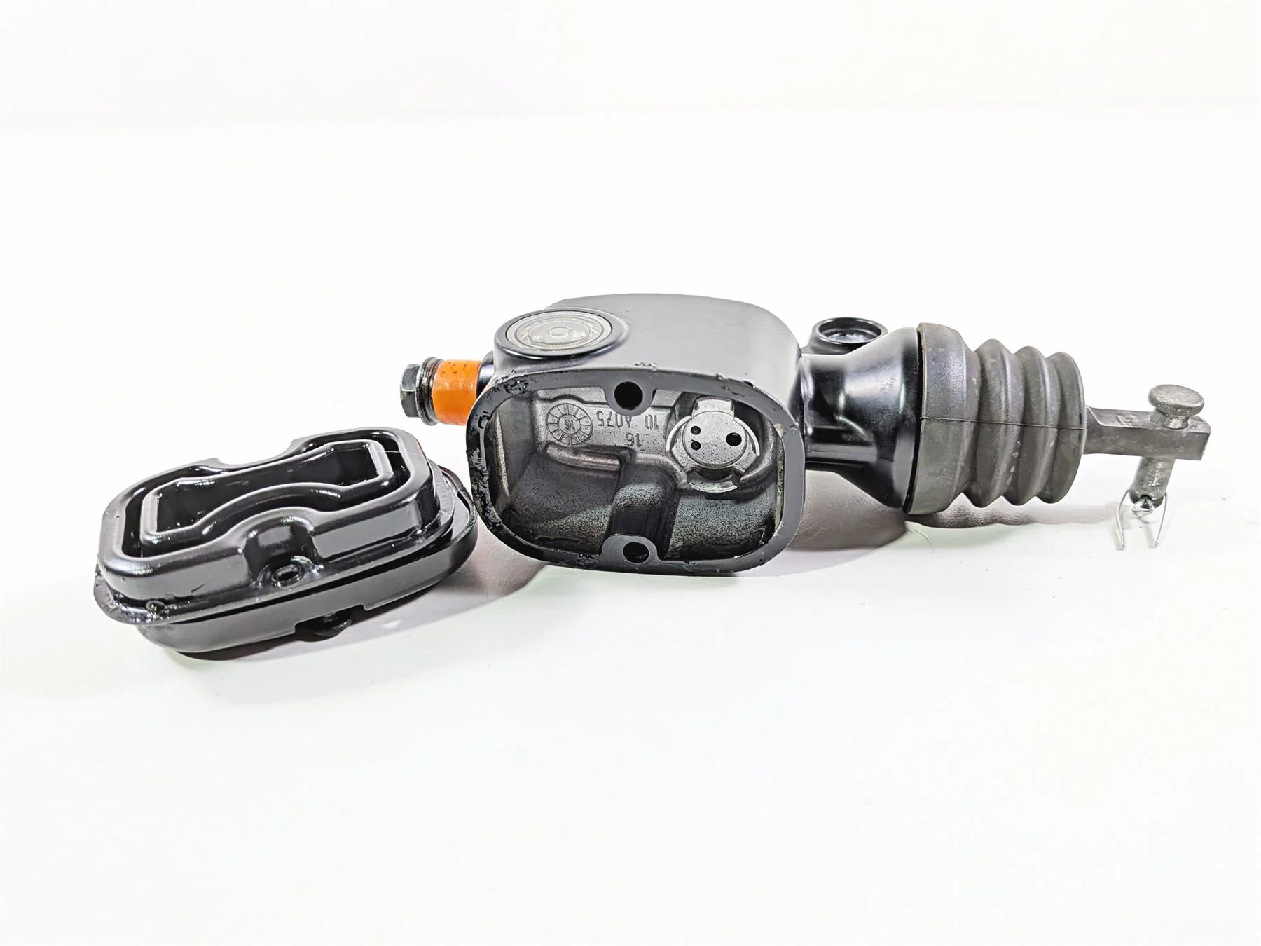 2017 Harley Touring FLHXS Street Glide Rear Brake Master Cylinder Brembo 41700028A - Image 11