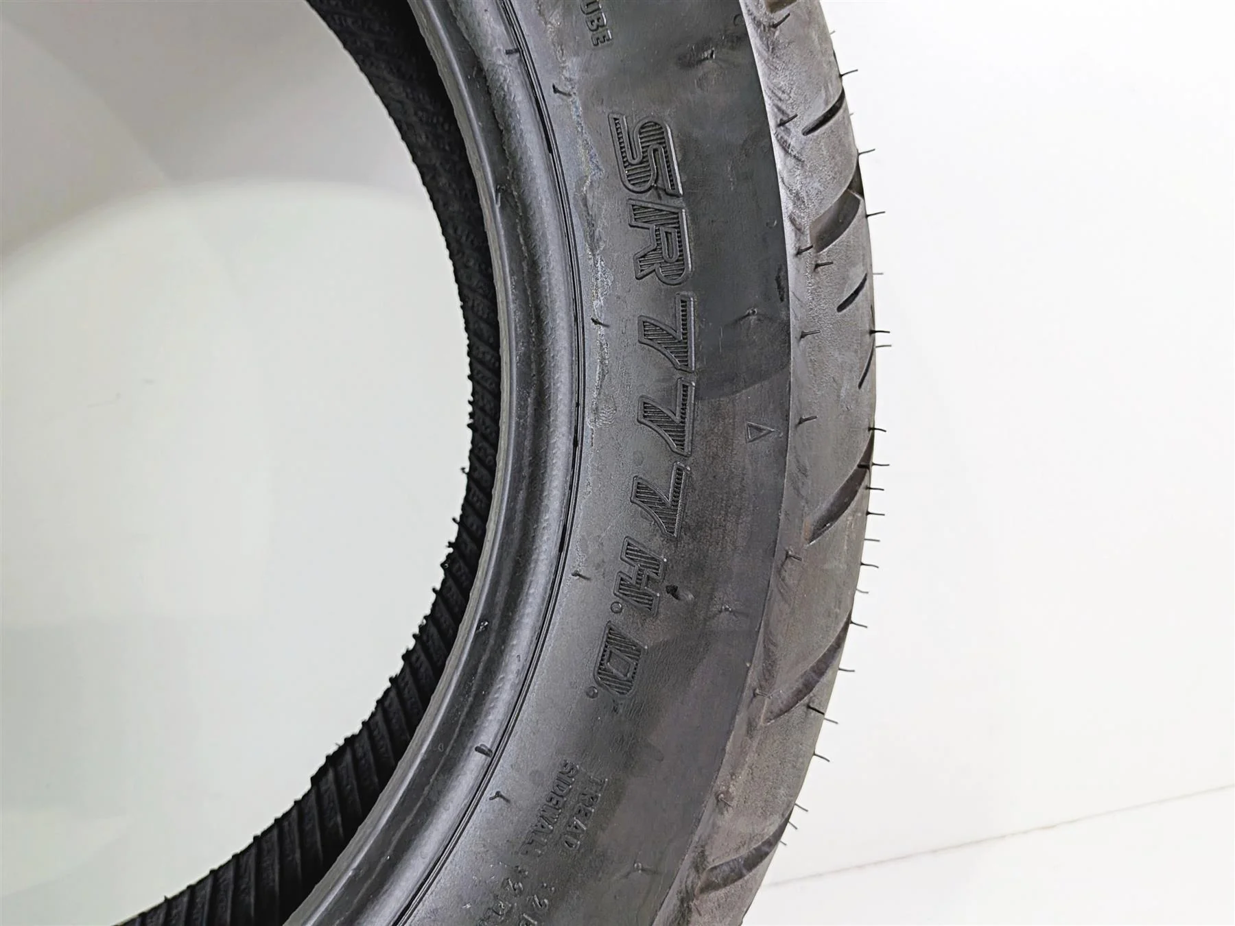 2017 Harley Touring FLHXS Street Glide Rear Tire  874809 - Image 11
