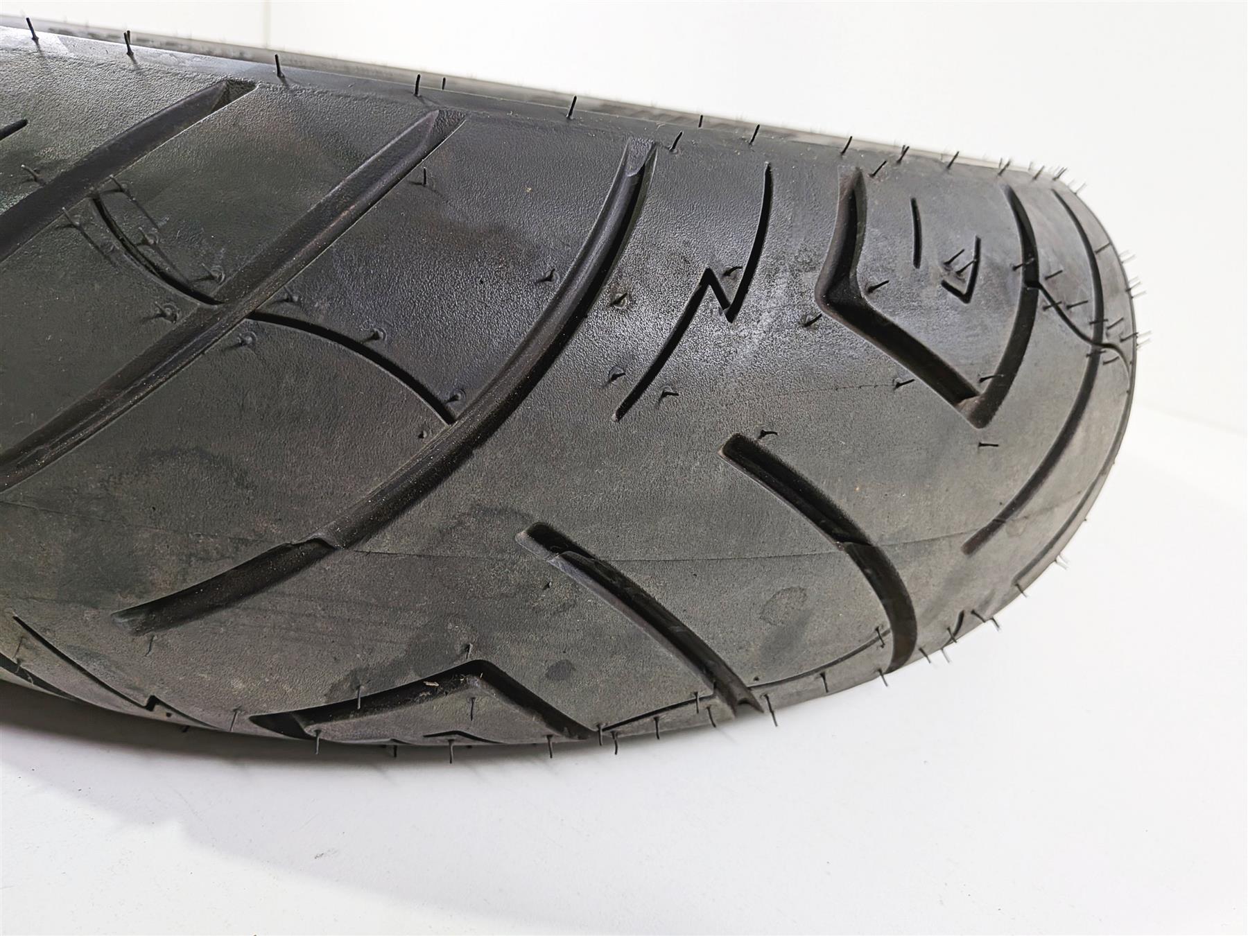 2017 Harley Touring FLHXS Street Glide Rear Tire  874809 - Image 4