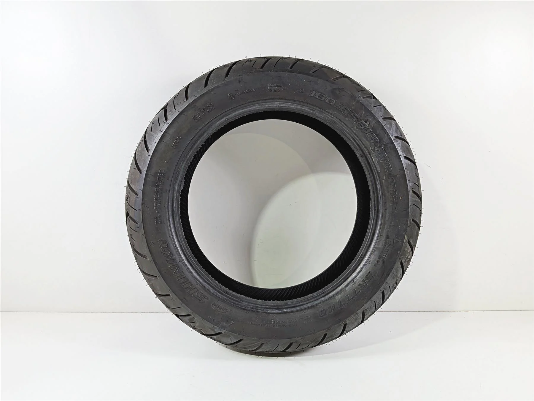 2017 Harley Touring FLHXS Street Glide Rear Tire  874809 - Image 8