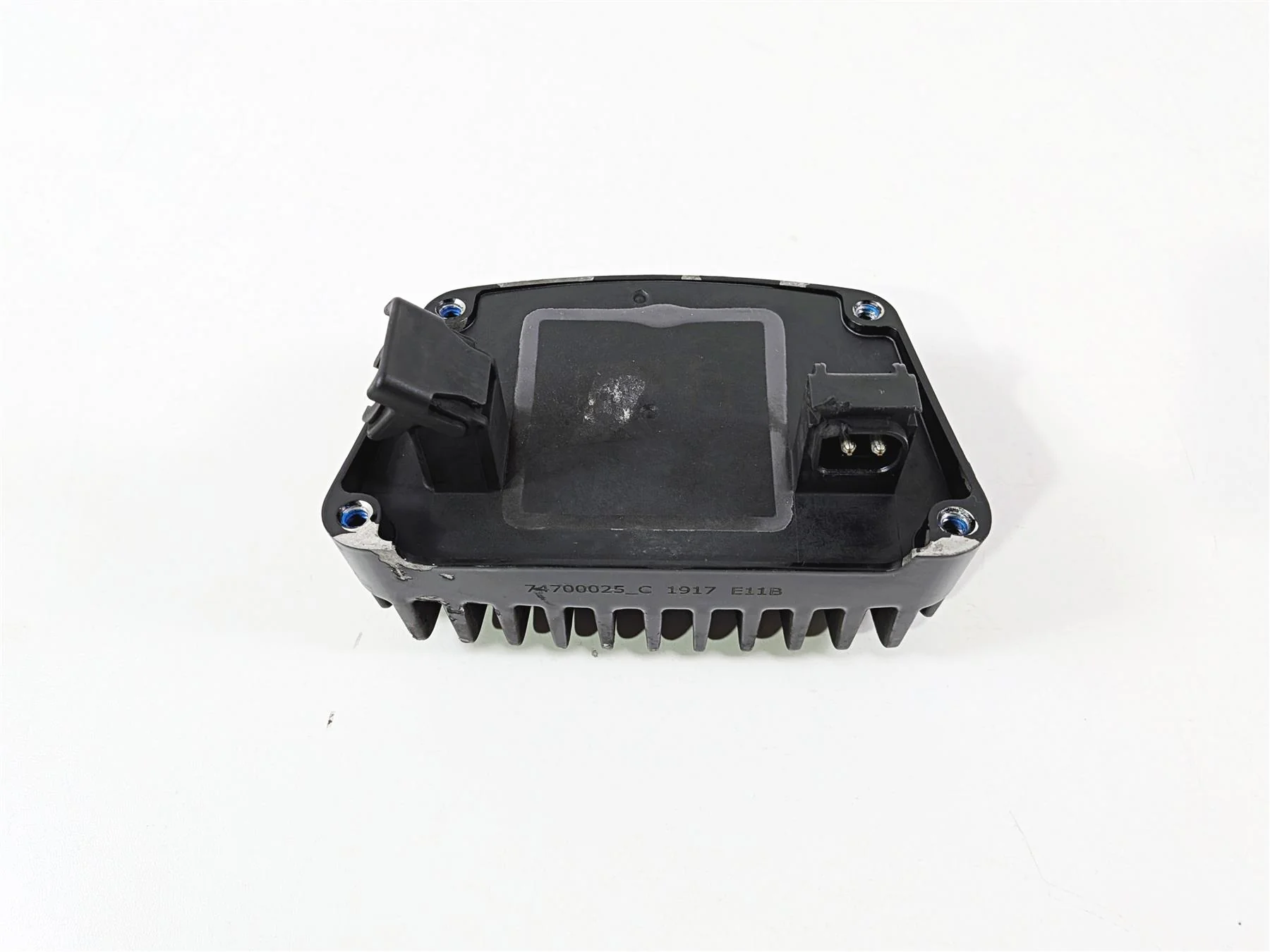 2017 Harley Touring FLHXS Street Glide Rectifier Voltage Regulator 74700025 - Image 9
