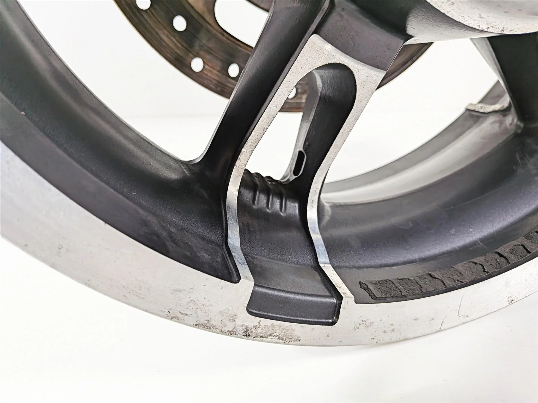 2017 Harley Touring FLHXS Street Glide Straight Enforcer Rear Wheel Rim 16x5 40900033 - Image 6