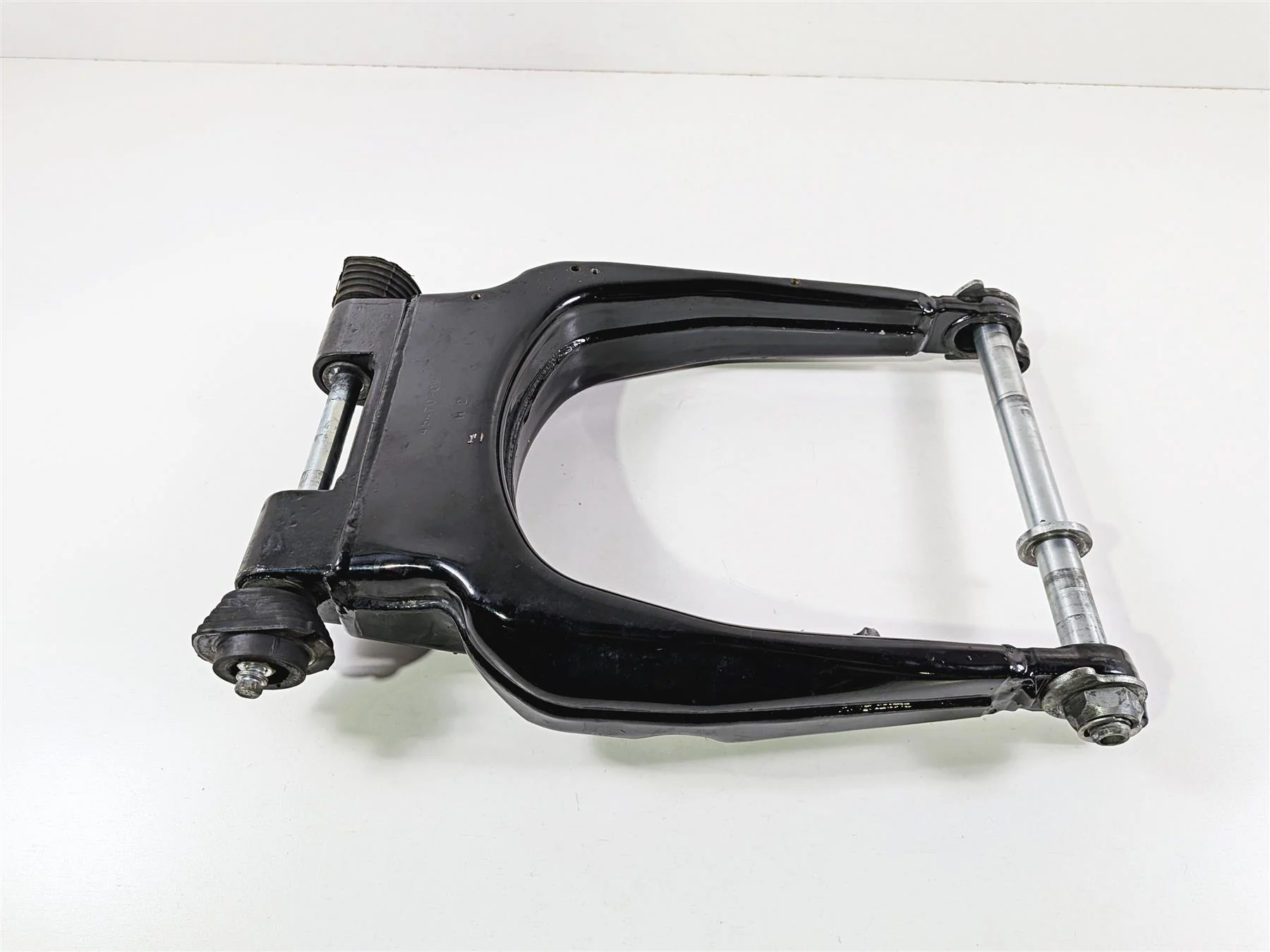 2017 Harley Touring FLHXS Street Glide Swingarm Swing Arm & Axle 47549-09A 45470-99 - Image 10