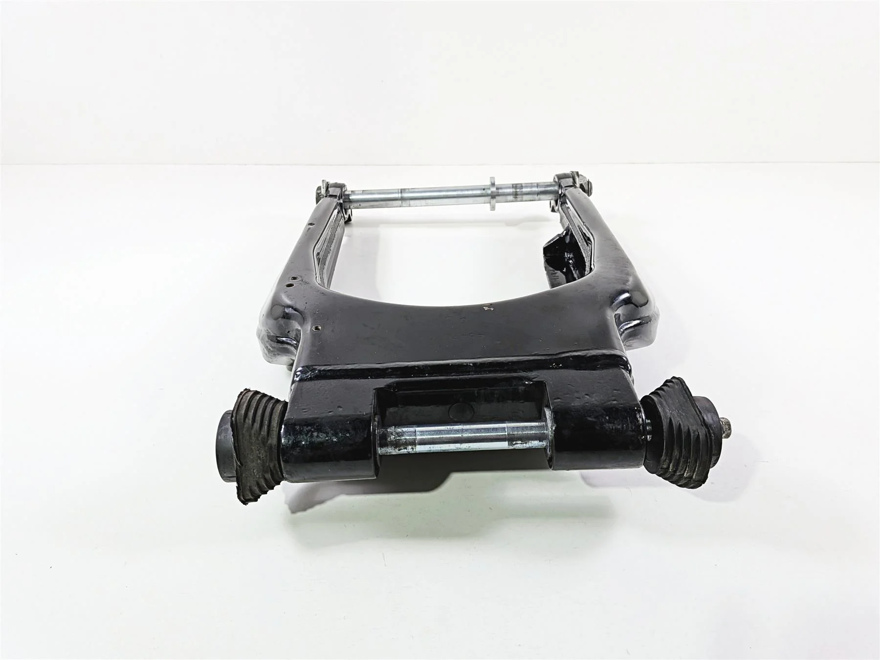 2017 Harley Touring FLHXS Street Glide Swingarm Swing Arm & Axle 47549-09A 45470-99 - Image 12