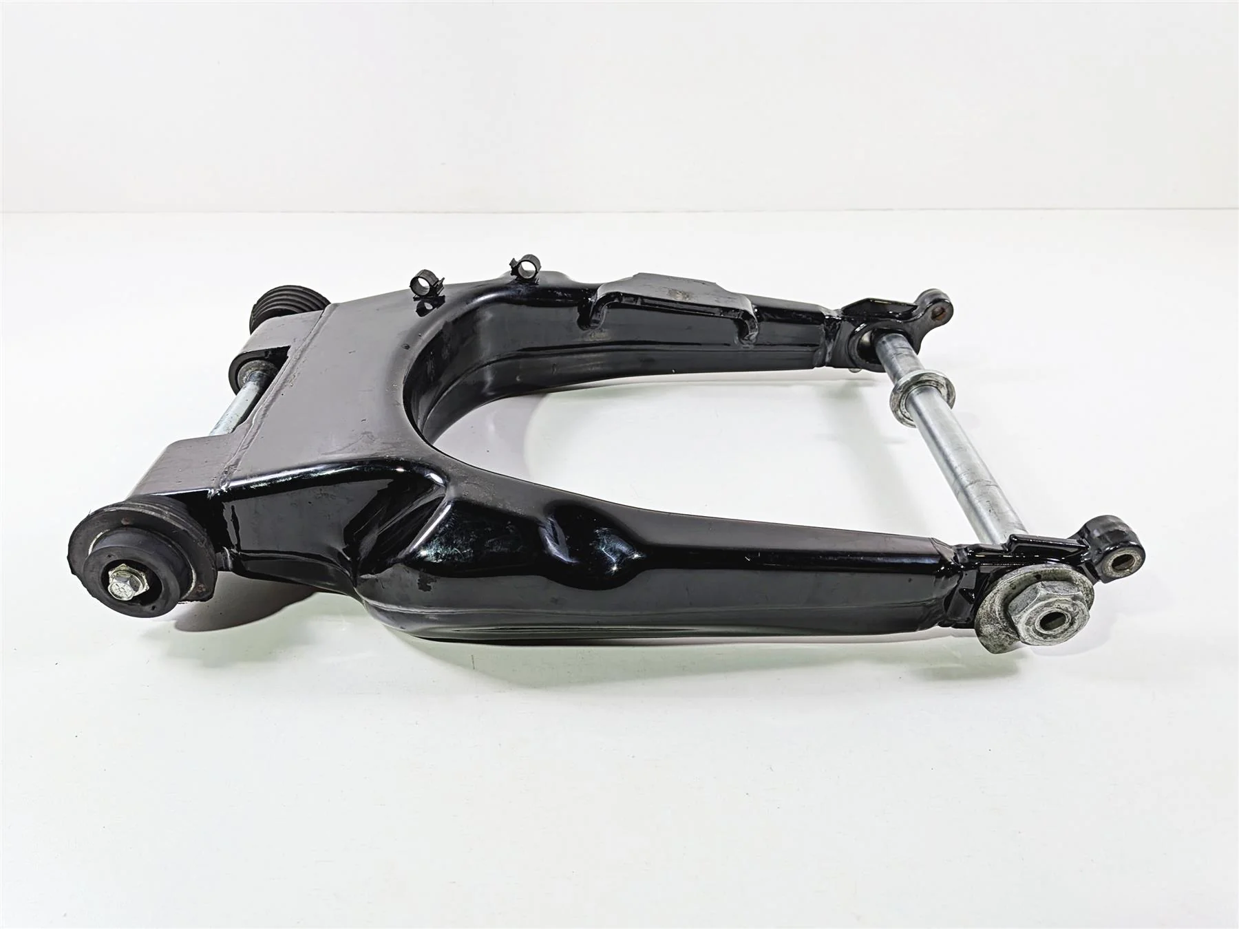 2017 Harley Touring FLHXS Street Glide Swingarm Swing Arm & Axle 47549-09A 45470-99 - Image 5
