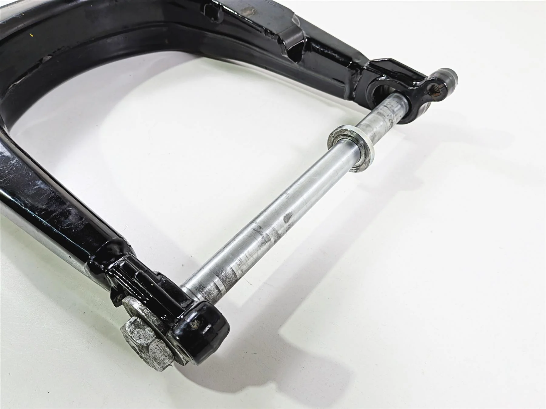 2017 Harley Touring FLHXS Street Glide Swingarm Swing Arm & Axle 47549-09A 45470-99 - Image 8