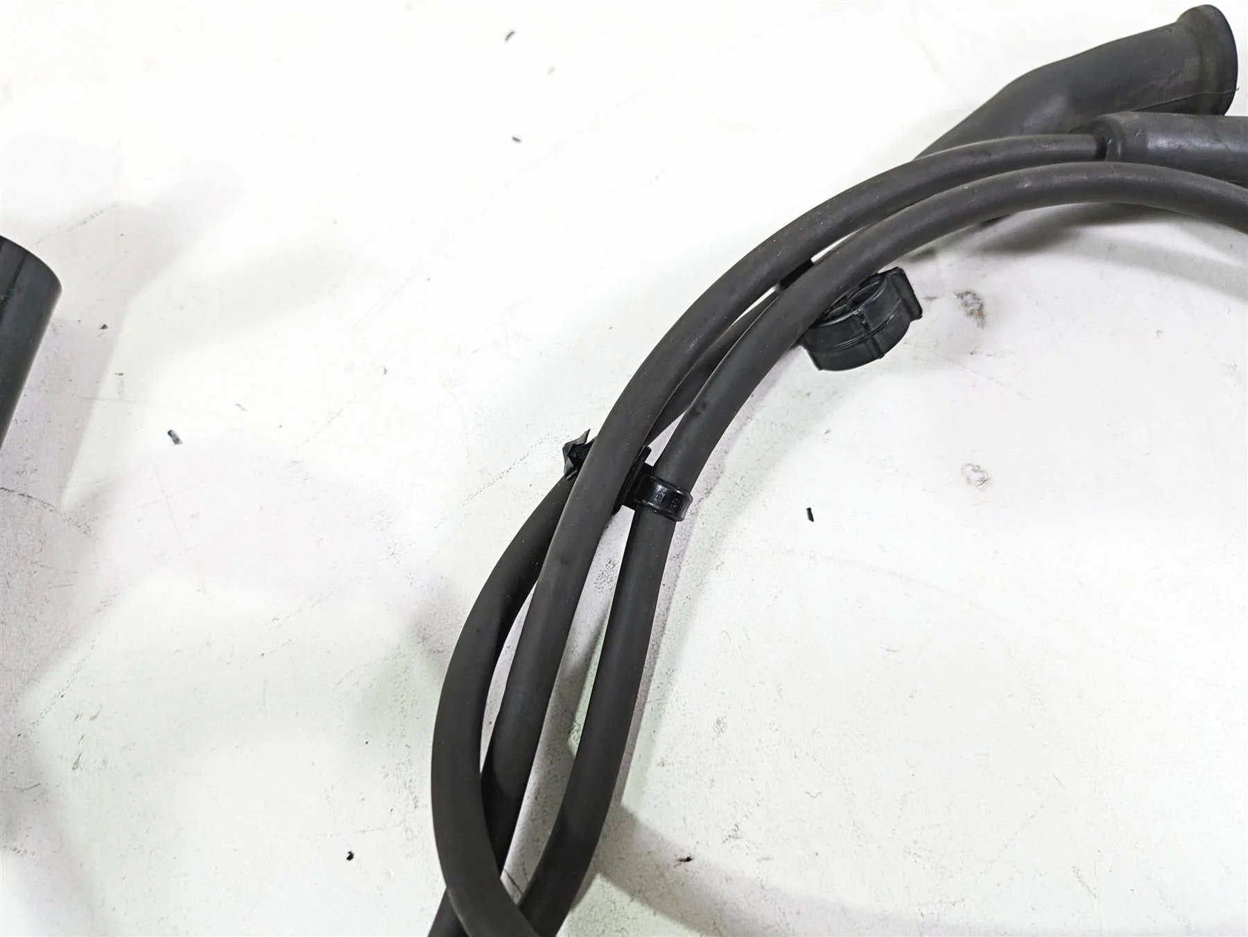 2017 Harley Touring FLTRXS Road Glide Delphi Ignition Coil & 2 Wires 31600017 - Image 4