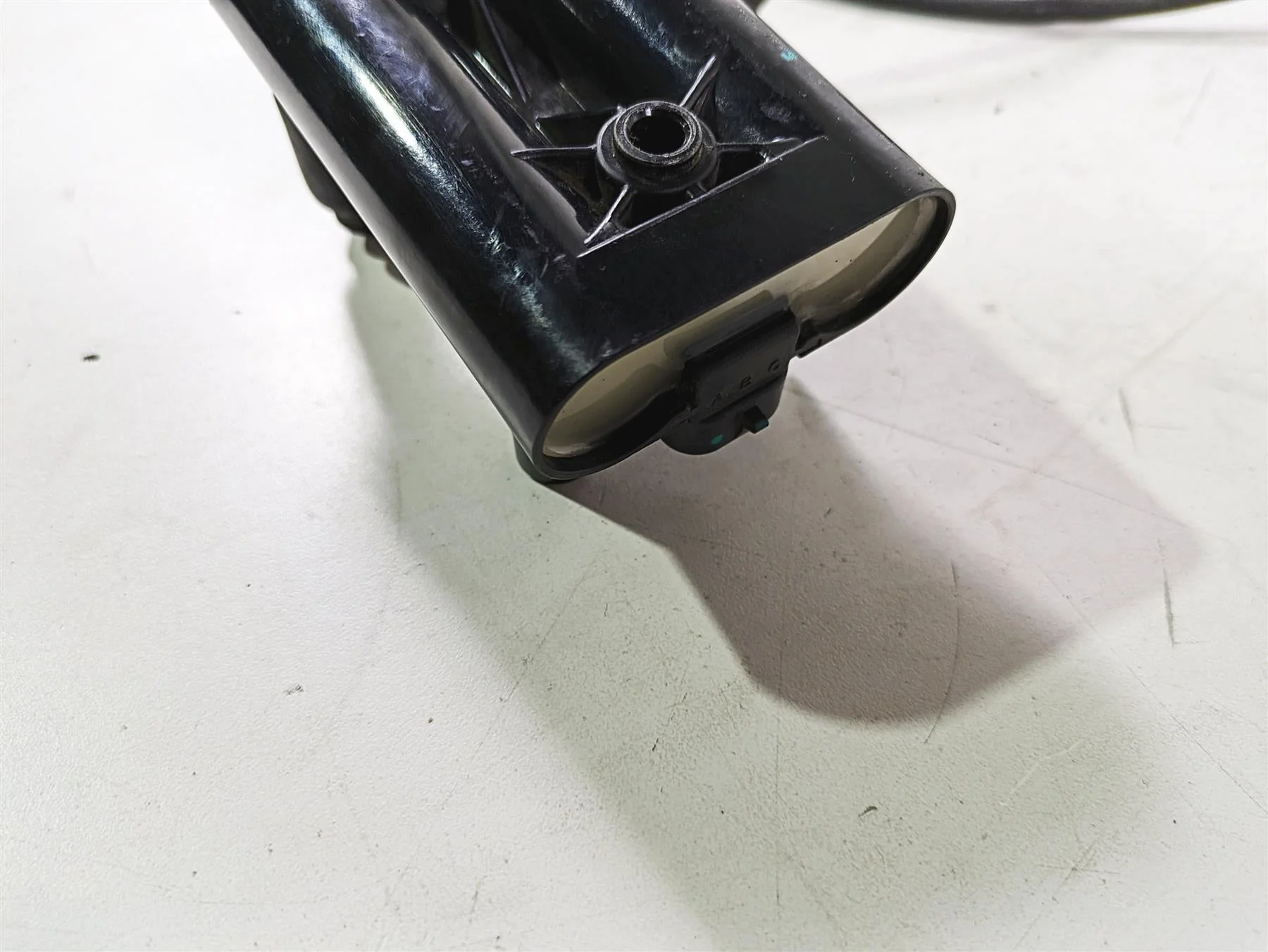 2017 Harley Touring FLTRXS Road Glide Delphi Ignition Coil & 2 Wires 31600017 - Image 9