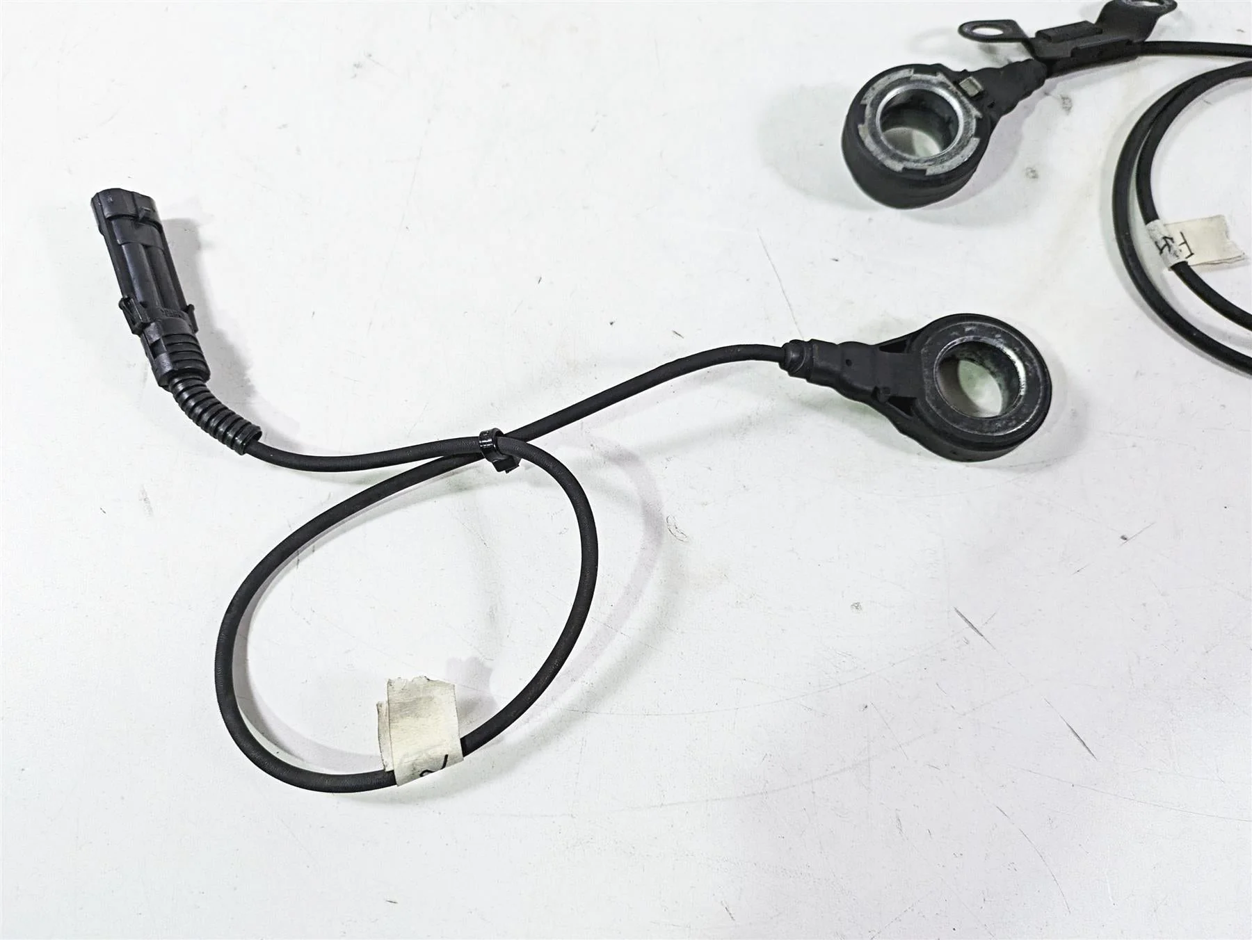2017 Harley Touring FLTRXS Road Glide Front Rear Abs Wheel Speed Sensor 32700015 - Image 9