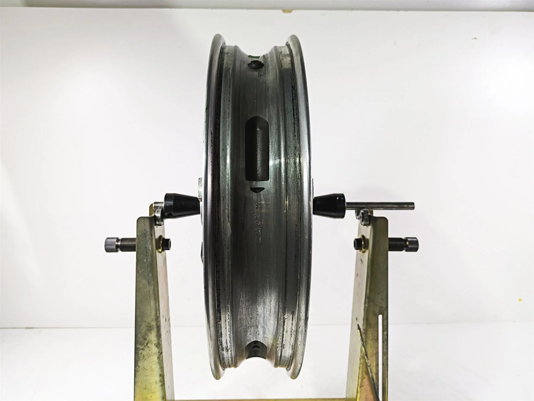 2017 Harley Touring FLTRXS Road Glide Front Wheel Enforcer 19x3.5 -READ 43300027 - Image 12